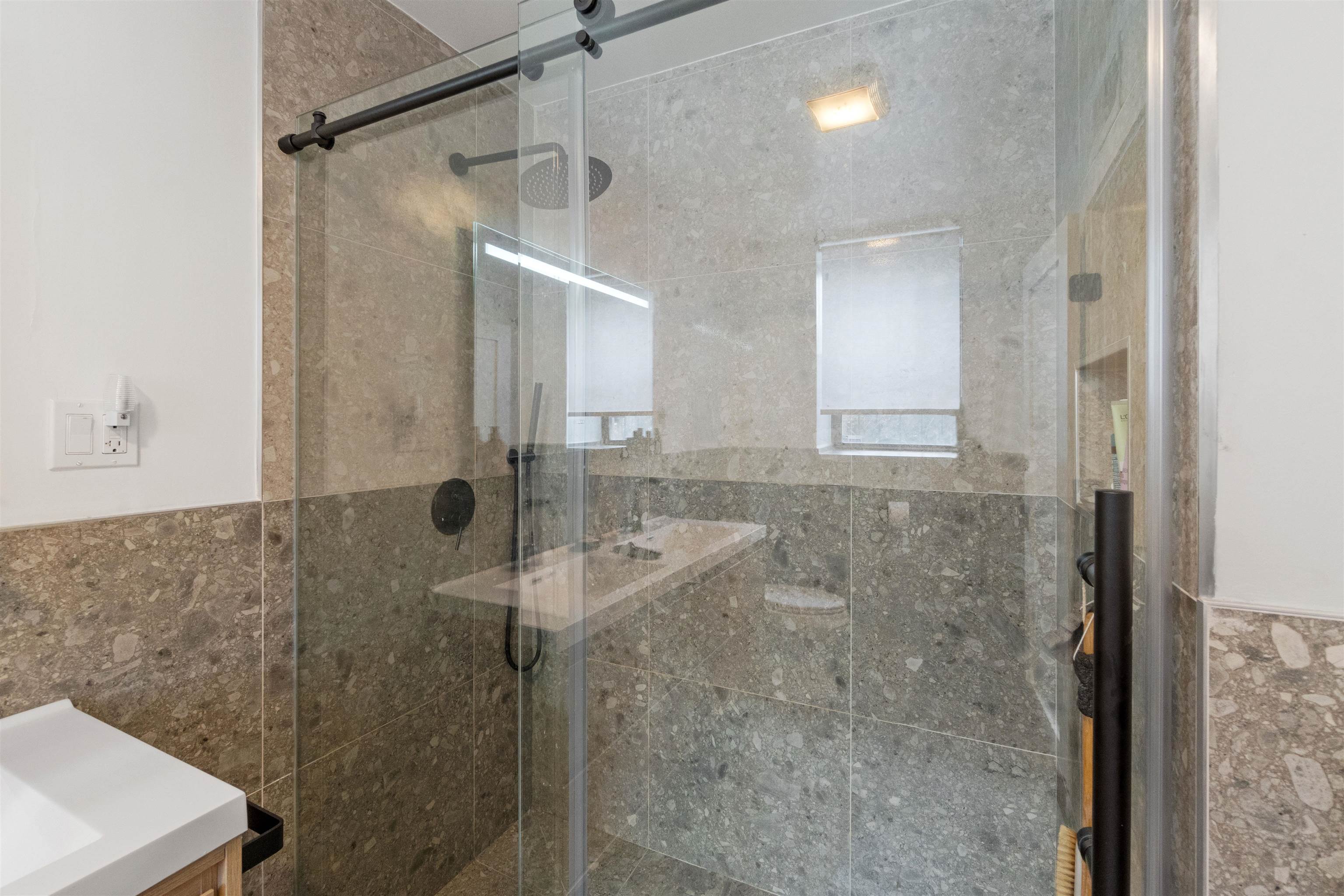 102 OGDEN AVE Unit: 104