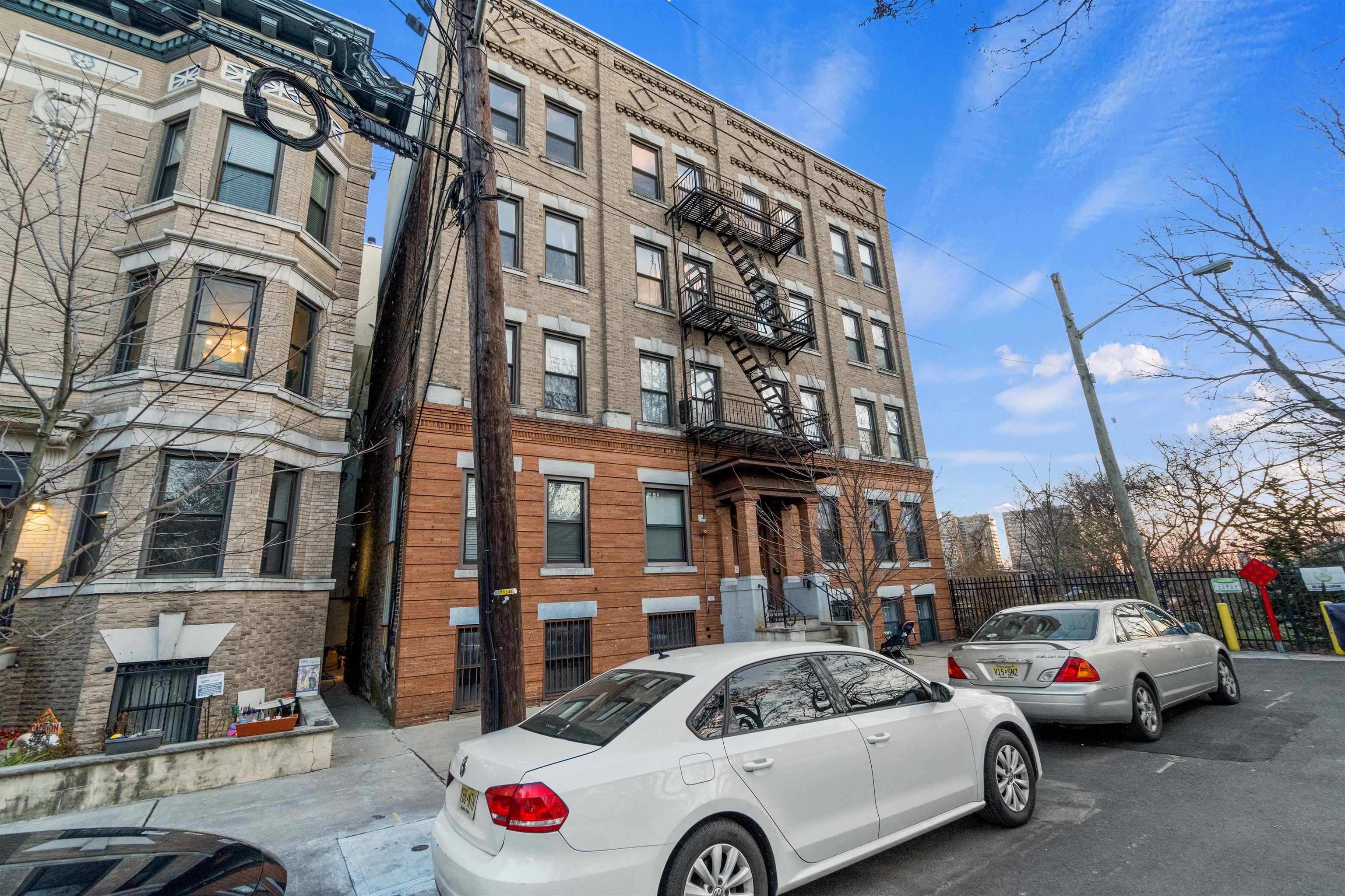 102 OGDEN AVE Unit: 104