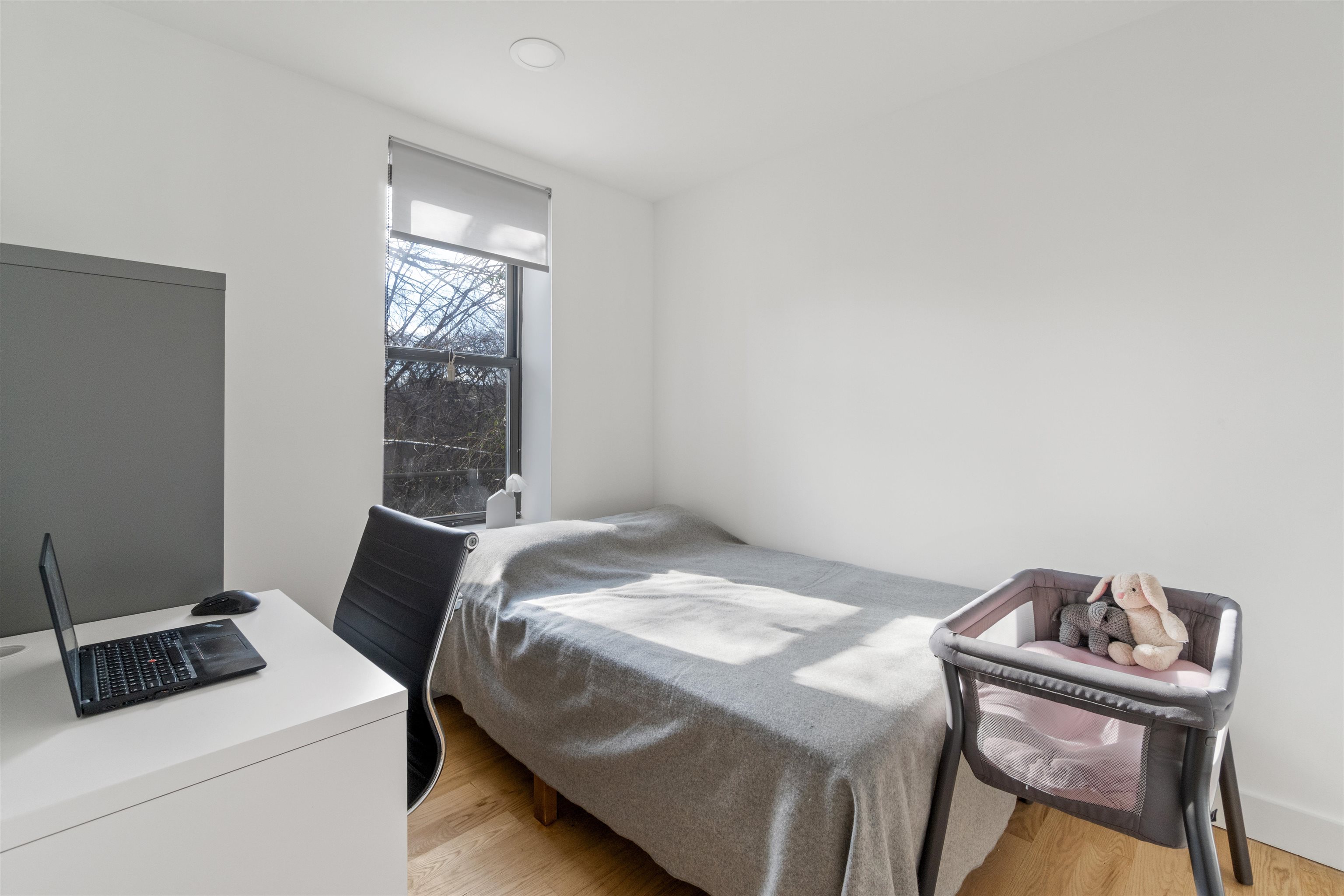 102 OGDEN AVE Unit: 104
