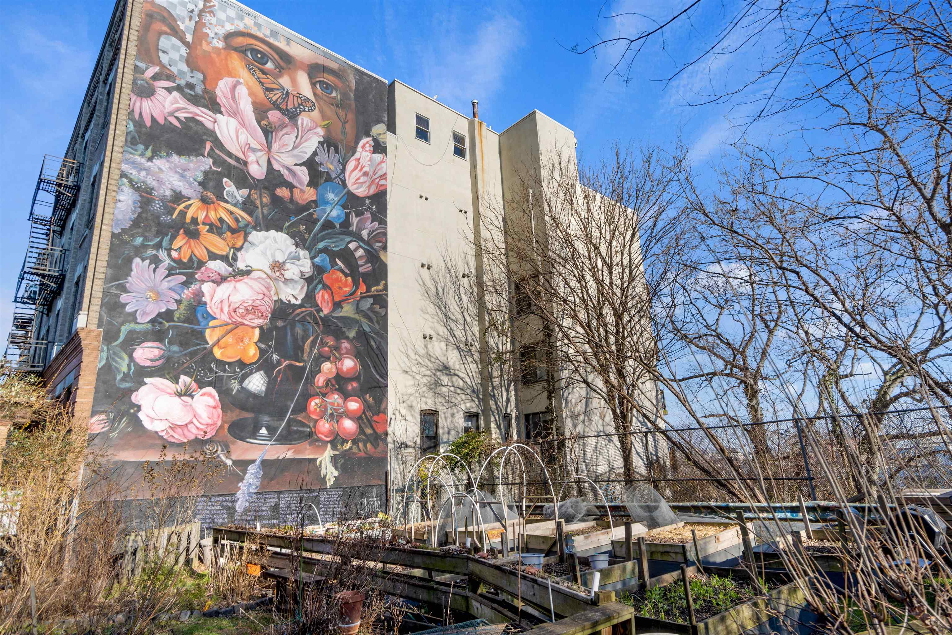 102 OGDEN AVE Unit: 104