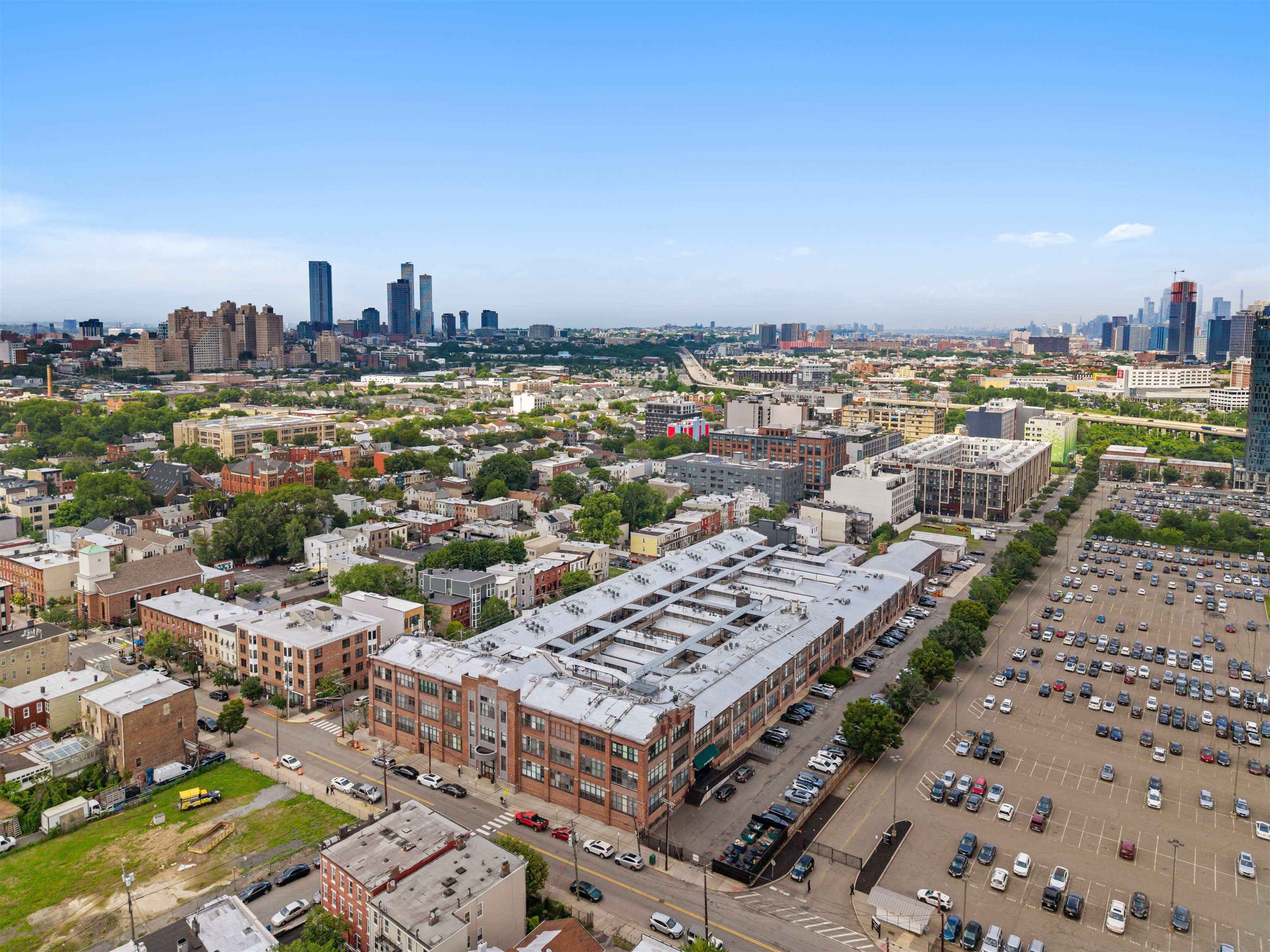 300 COMMUNIPAW AVE Unit: 11