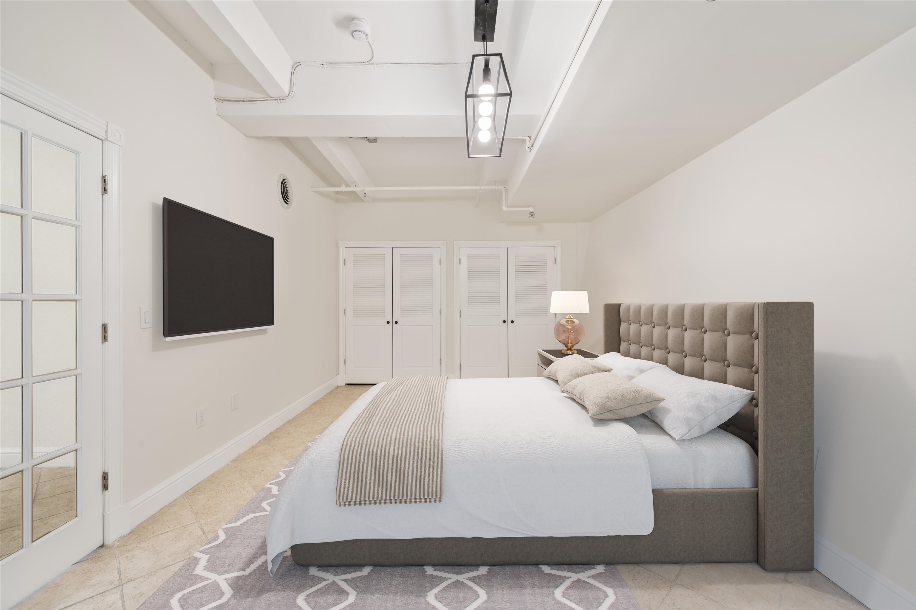 300 COMMUNIPAW AVE Unit: 11