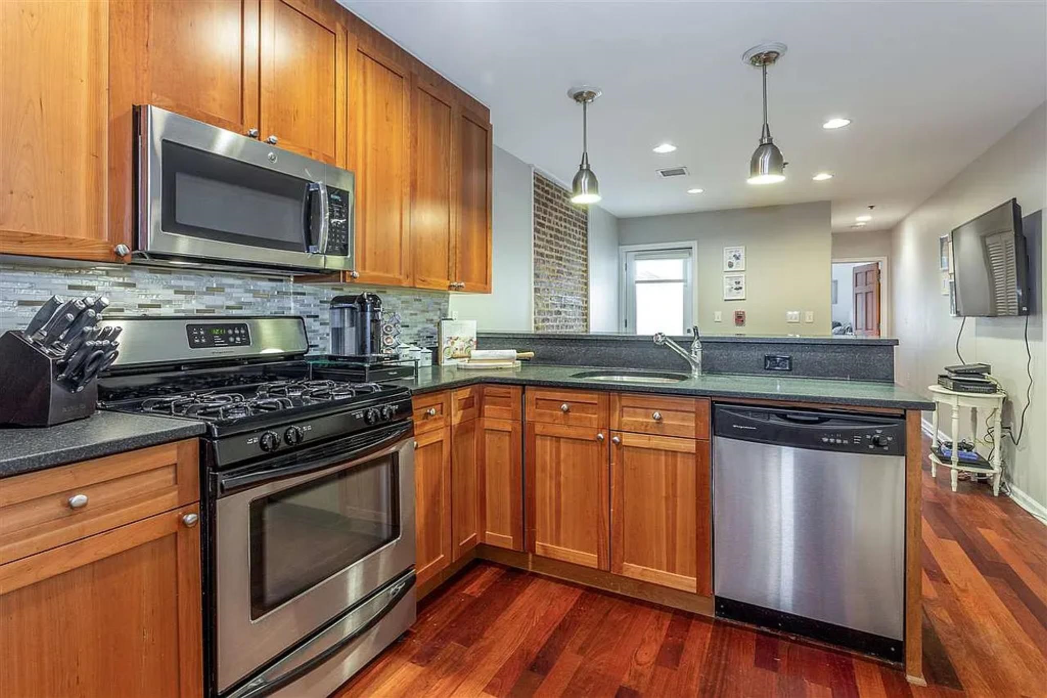 508 GRAND ST Unit: 1L