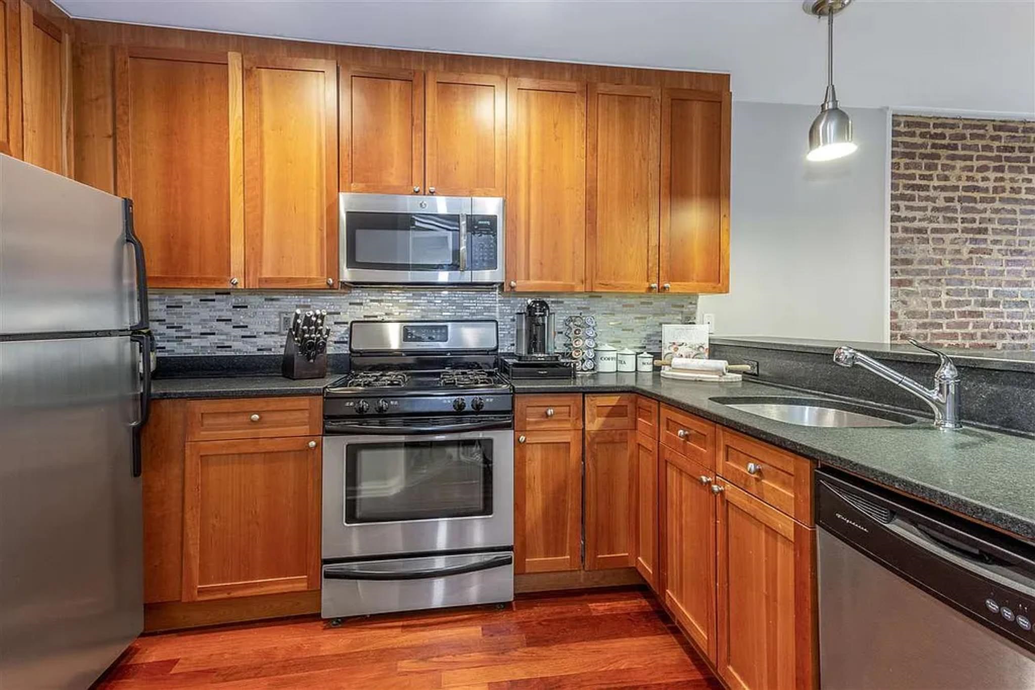508 GRAND ST Unit: 1L