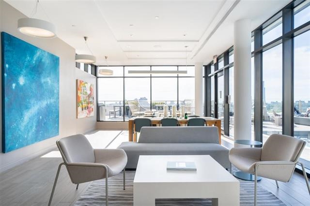 160 1ST ST Unit: 807