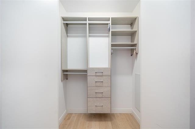 160 1ST ST Unit: 807