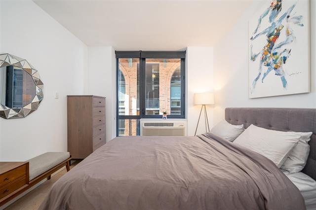 160 1ST ST Unit: 807