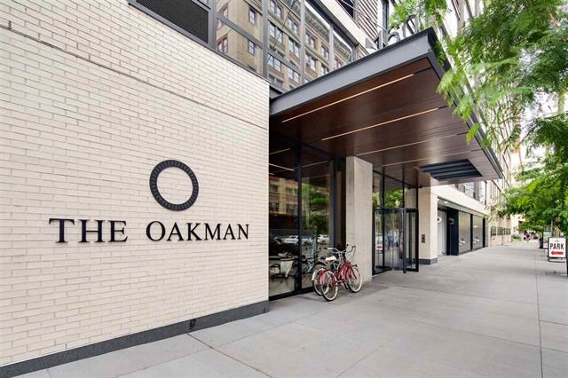 160 1ST ST Unit: 807