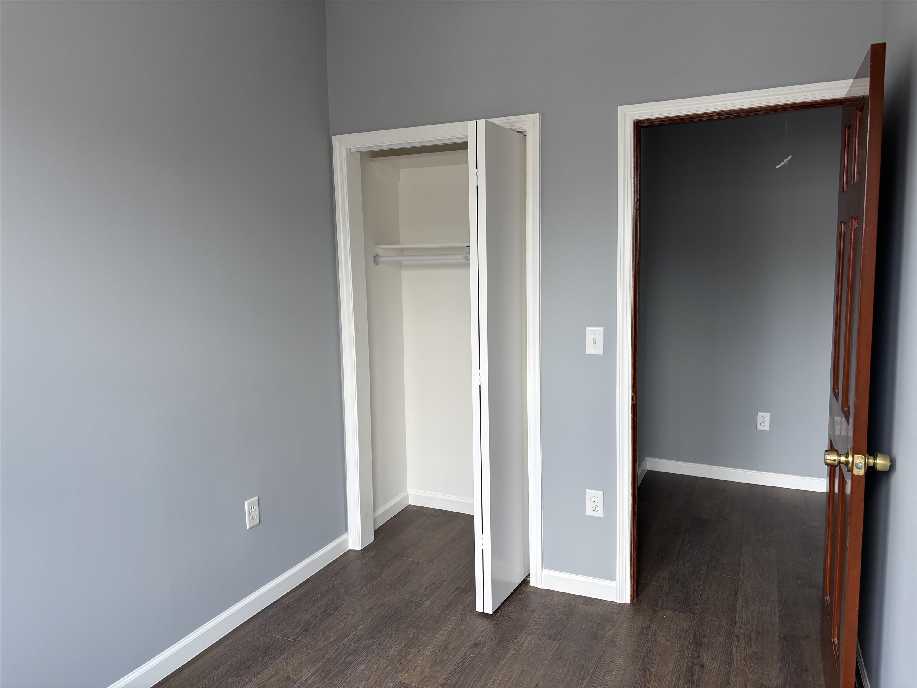 304 CHAPEL AVE Unit: 2