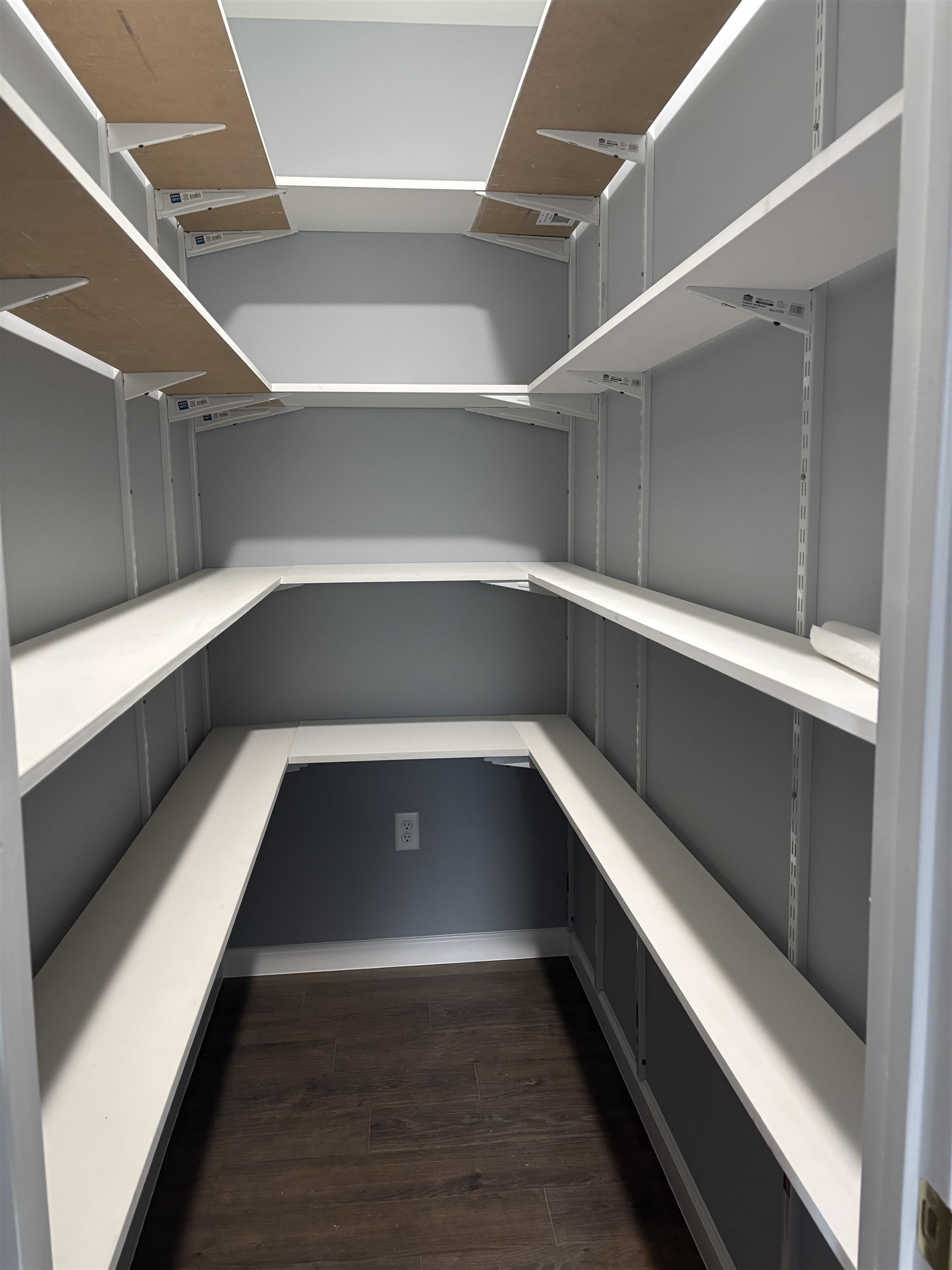 304 CHAPEL AVE Unit: 2