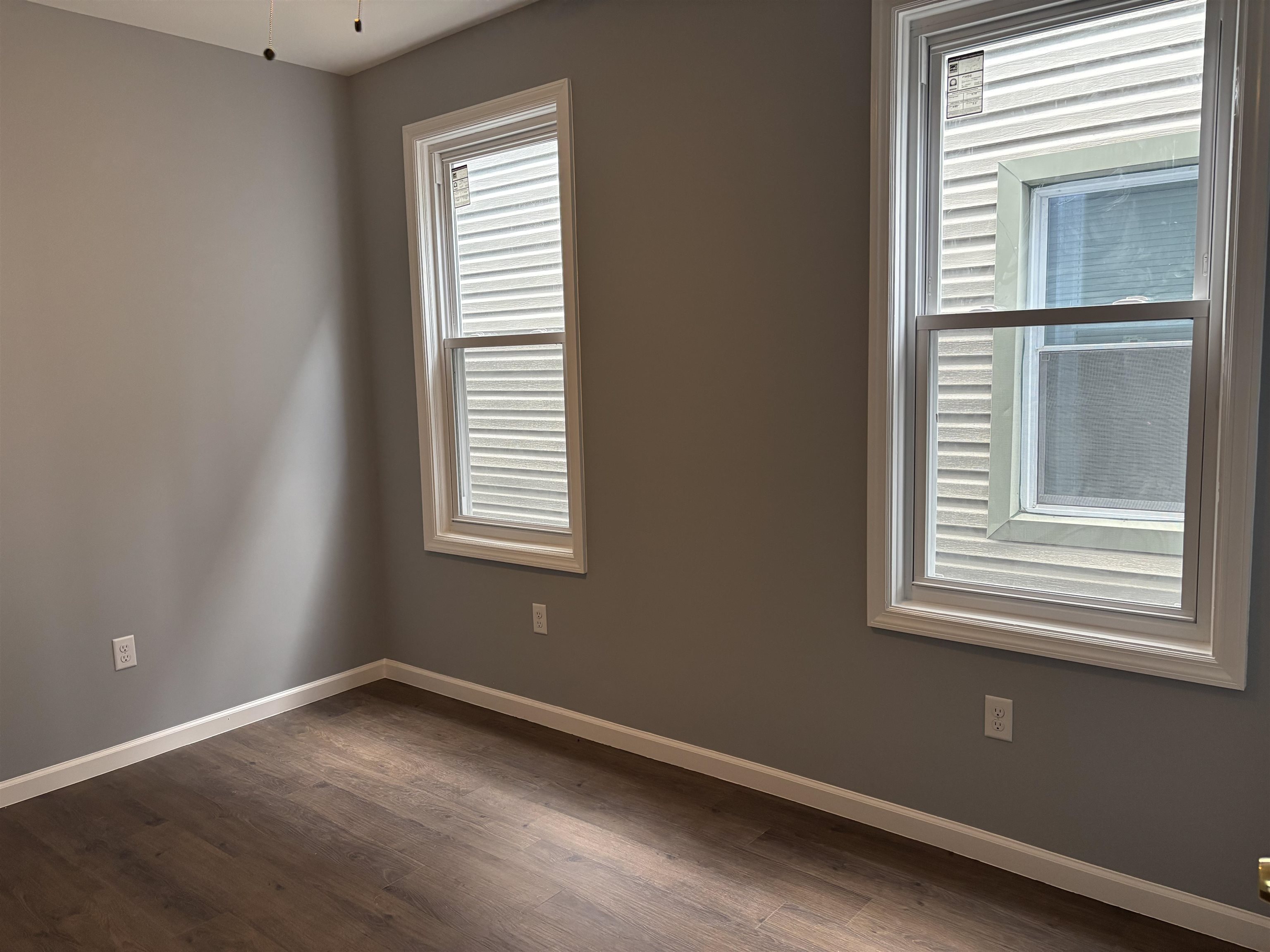 304 CHAPEL AVE Unit: 2