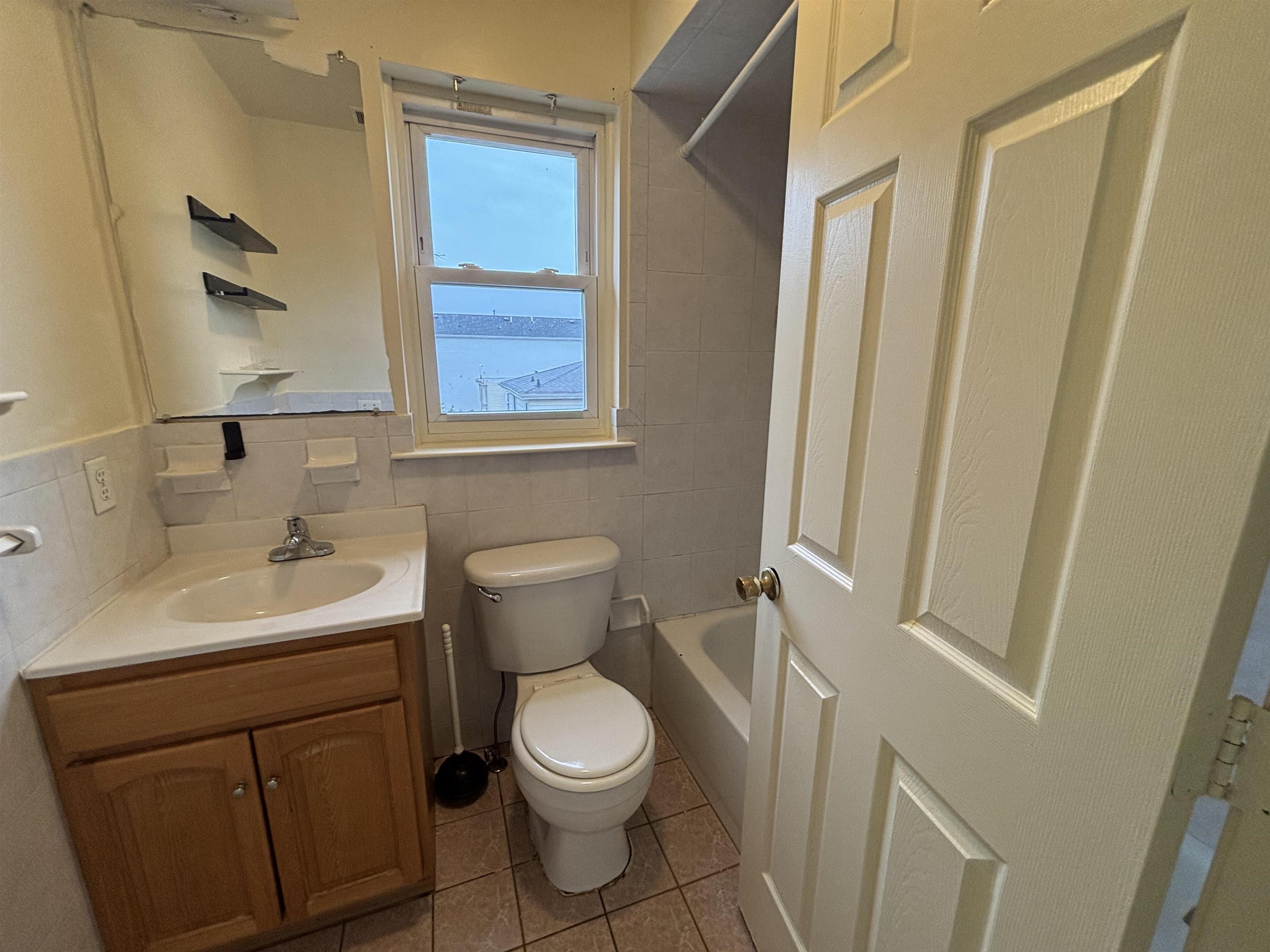 68 PAMRAPO AVE Unit: 2