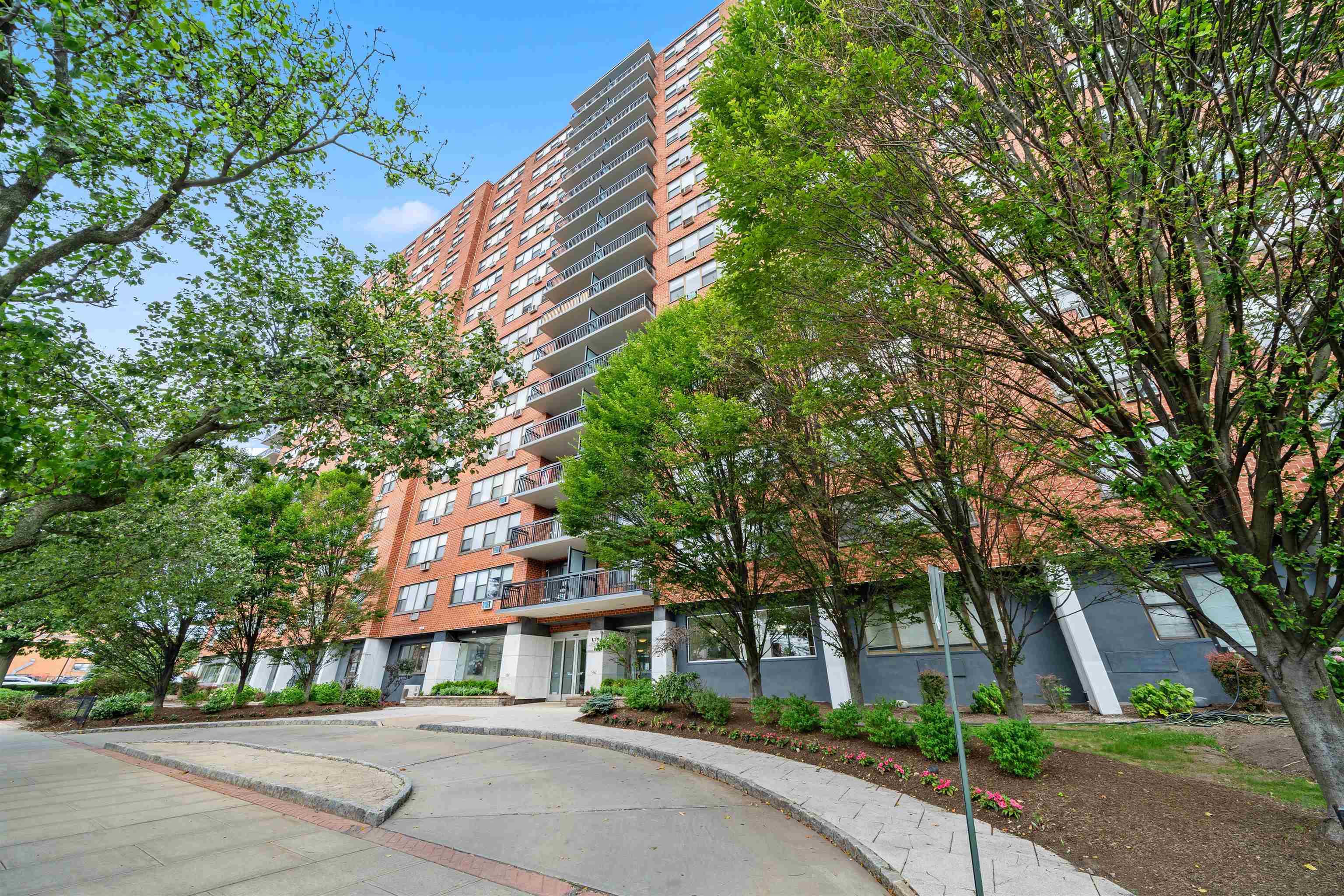 500 CENTRAL AVE Unit: 415