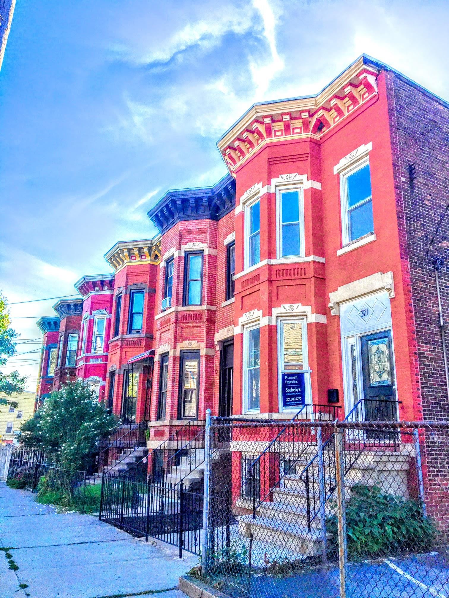 371 BERGEN AVE