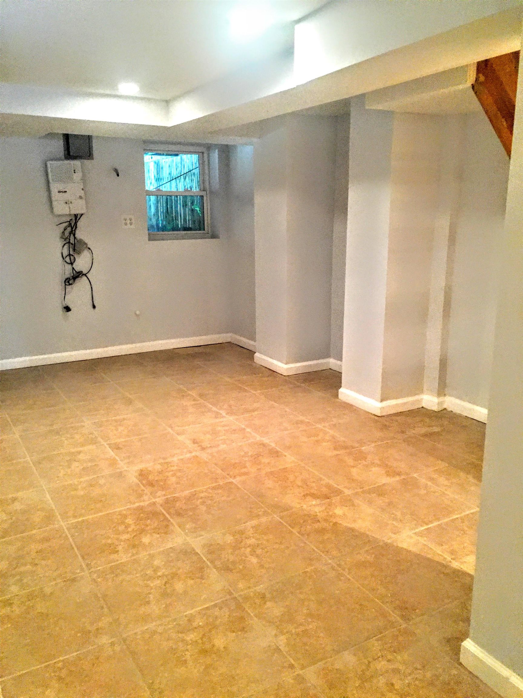 371 BERGEN AVE