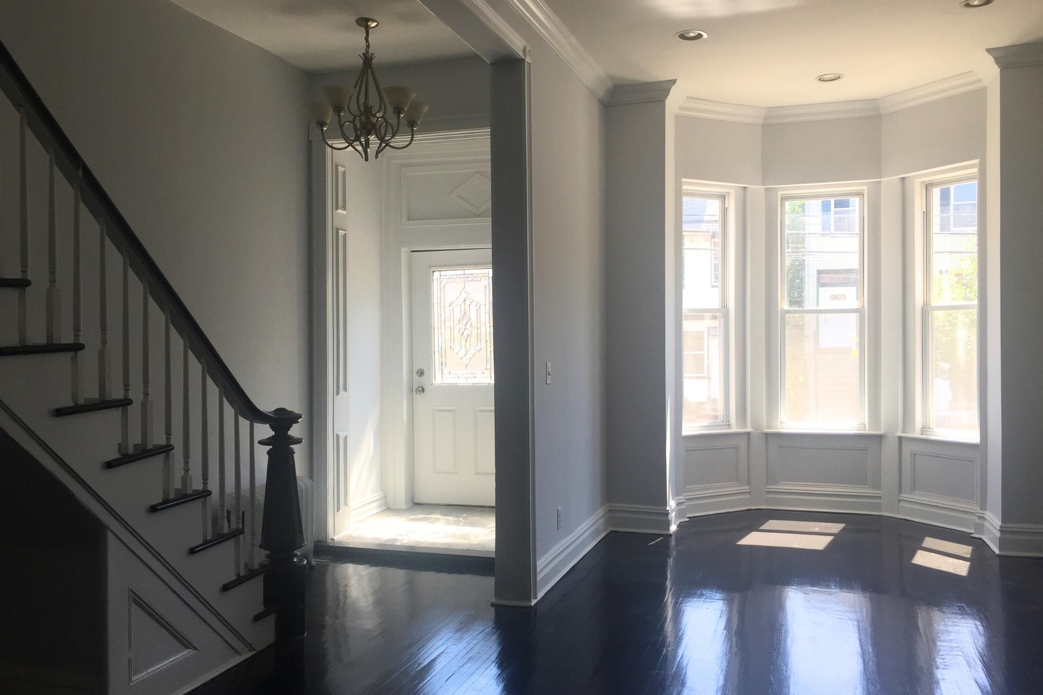 371 BERGEN AVE