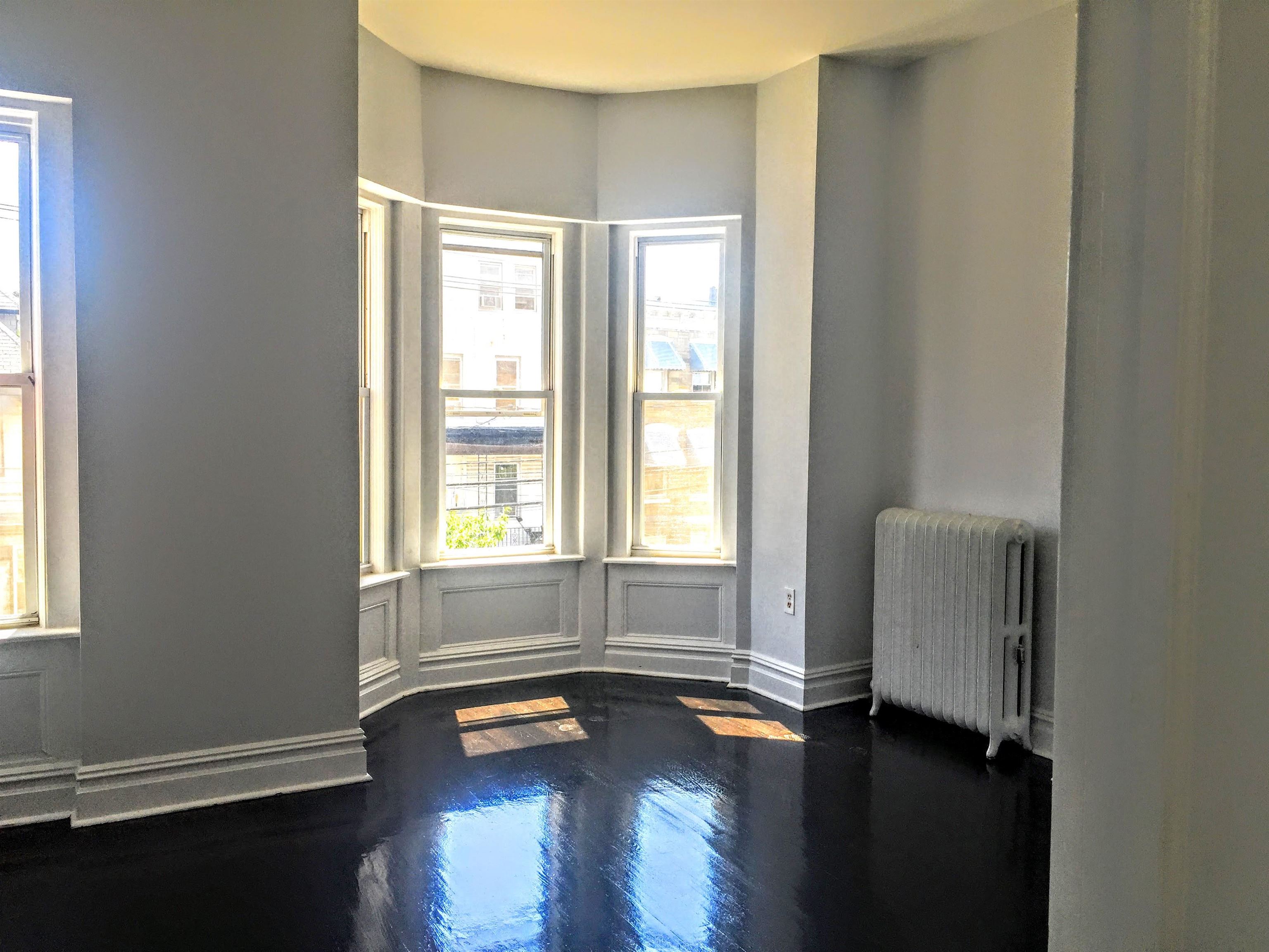 371 BERGEN AVE