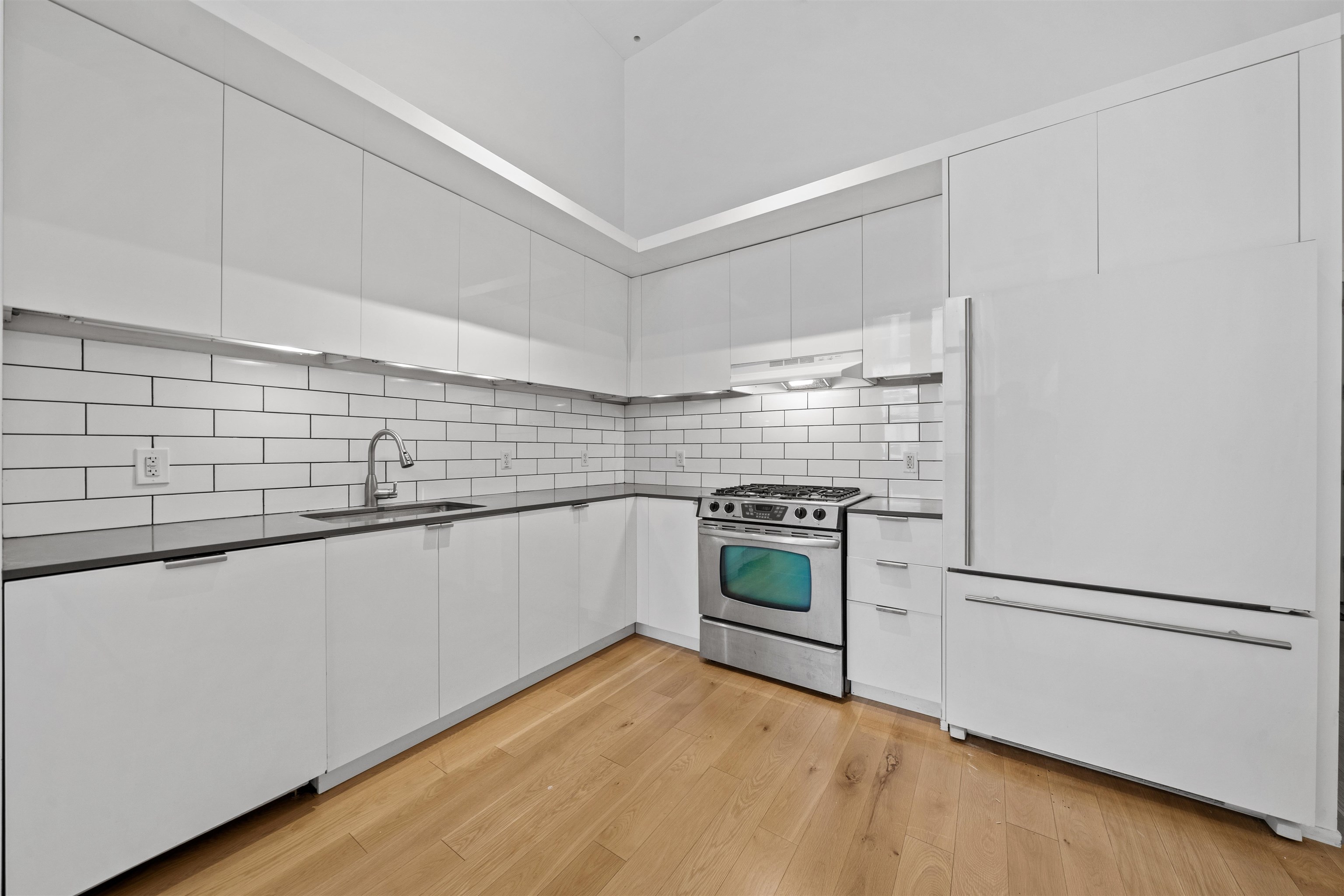 50 DEY ST Unit: 533