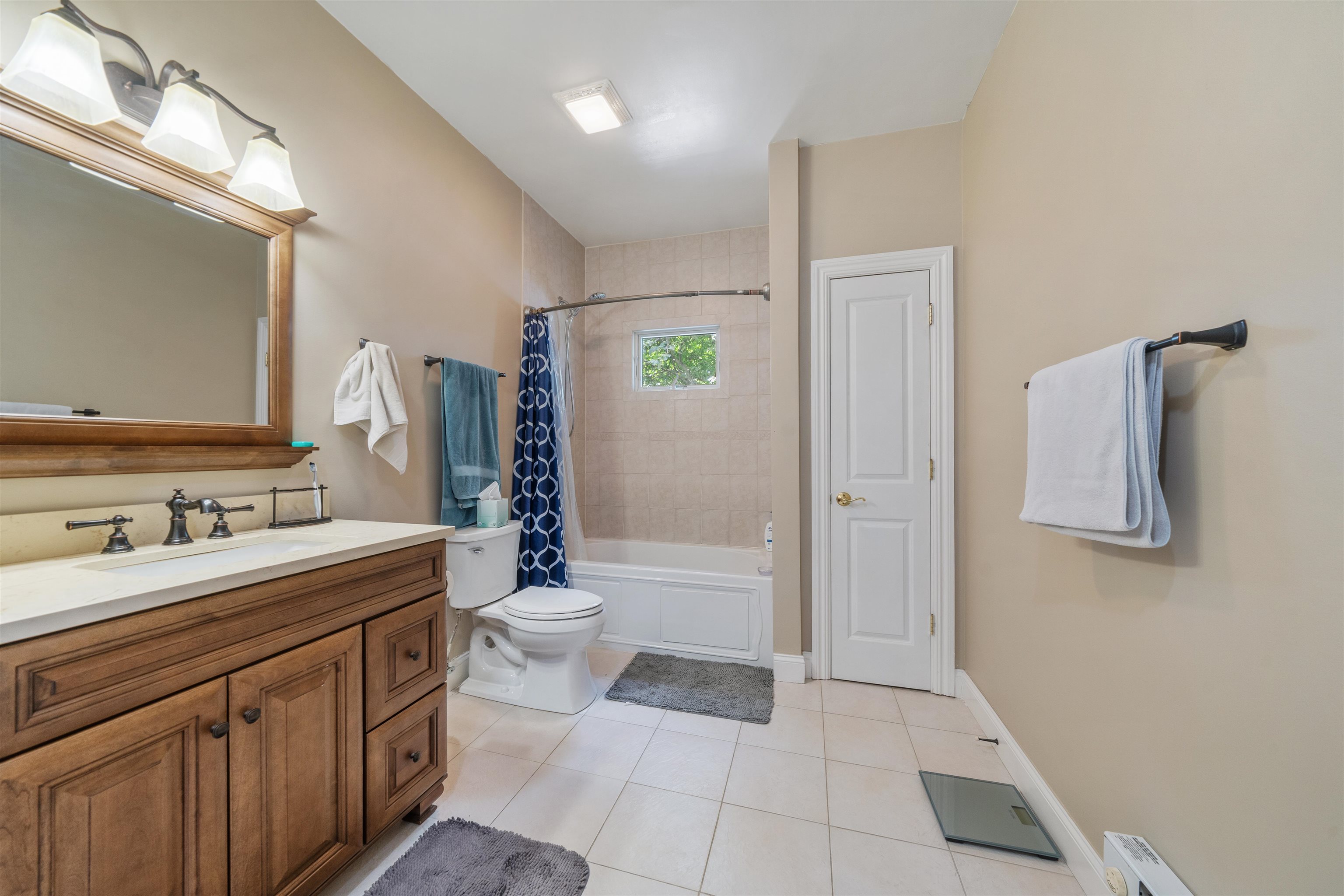 301 68TH ST Unit: 8
