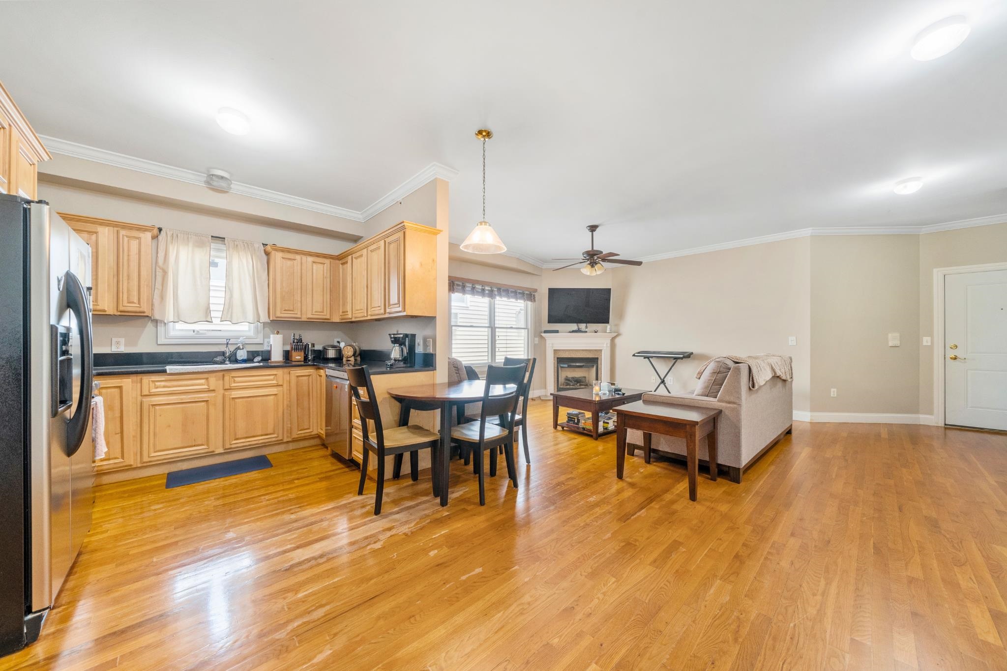 301 68TH ST Unit: 8