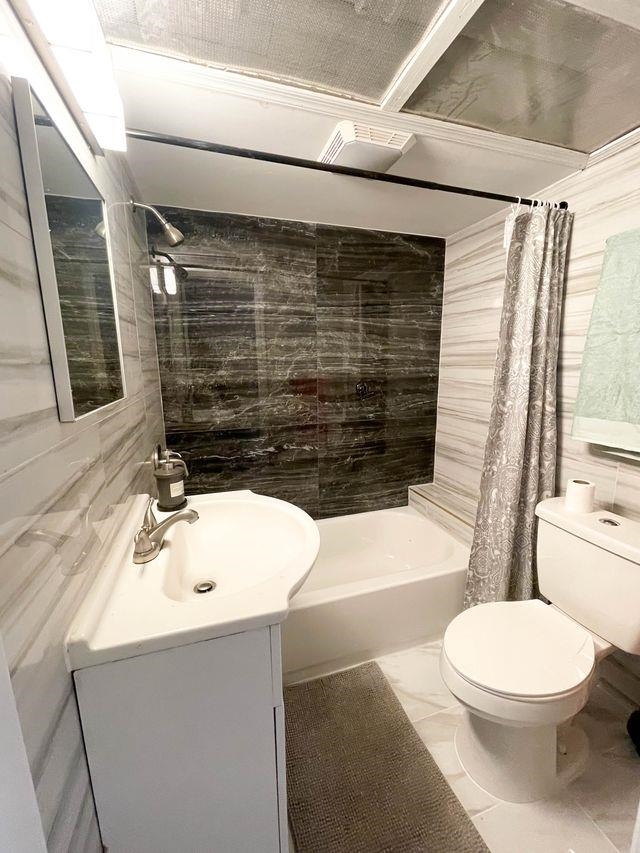 20A CLENDENNY AVE Unit: 1