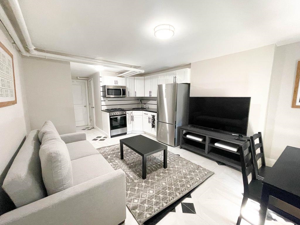 20A CLENDENNY AVE Unit: 1