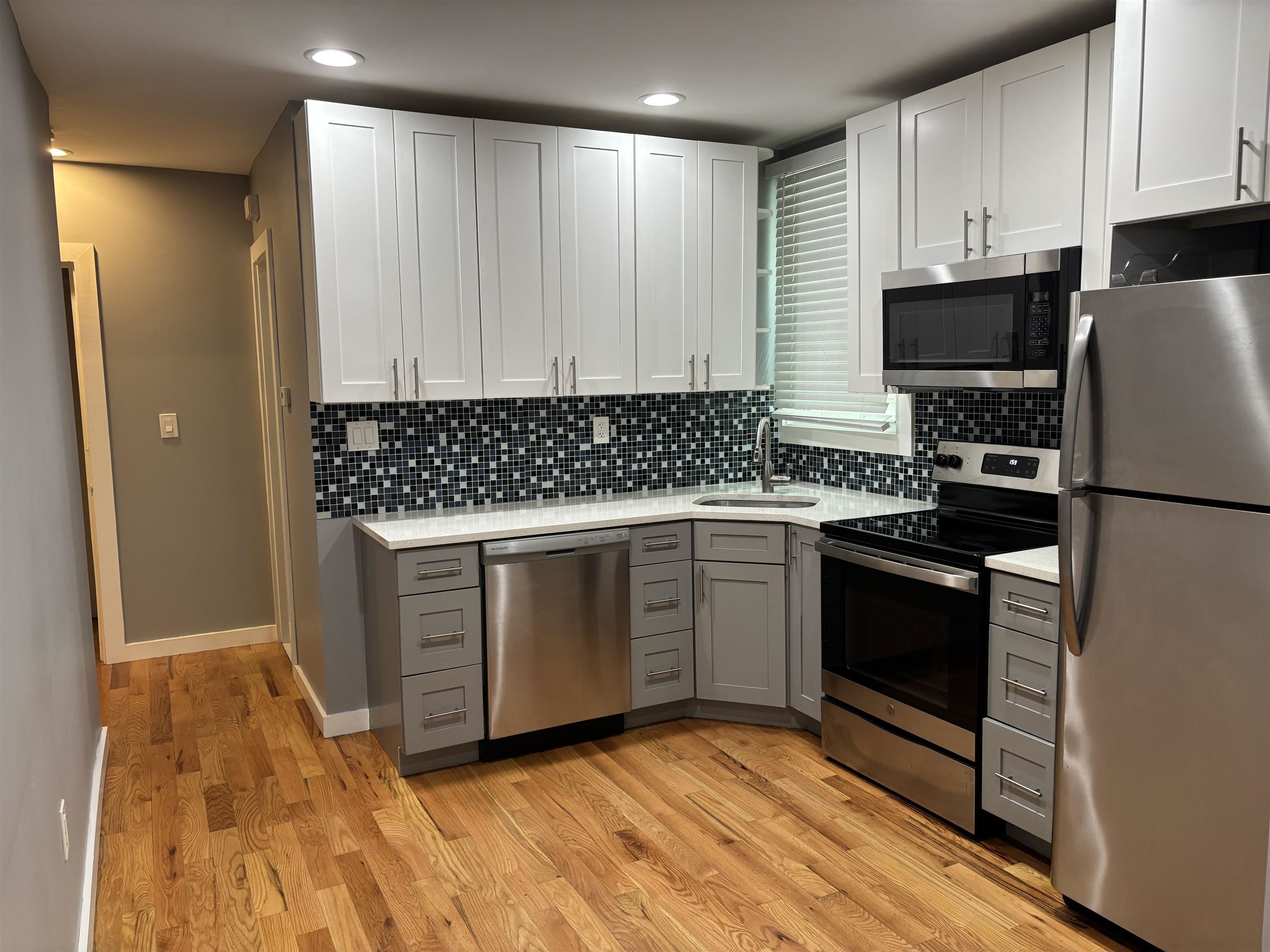 12 CATOR AVE Unit: 1B