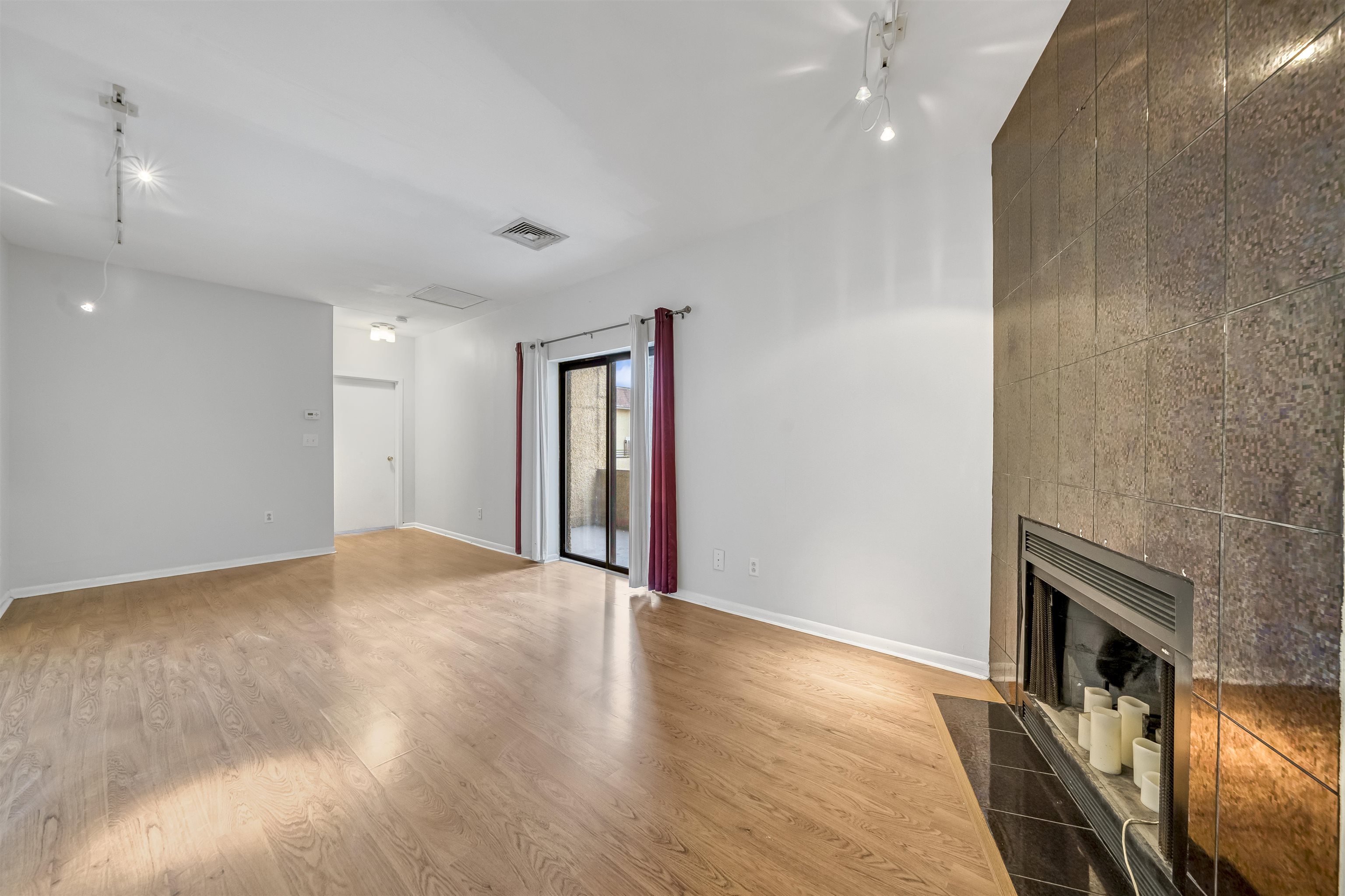 75 LIBERTY AVE Unit: E13