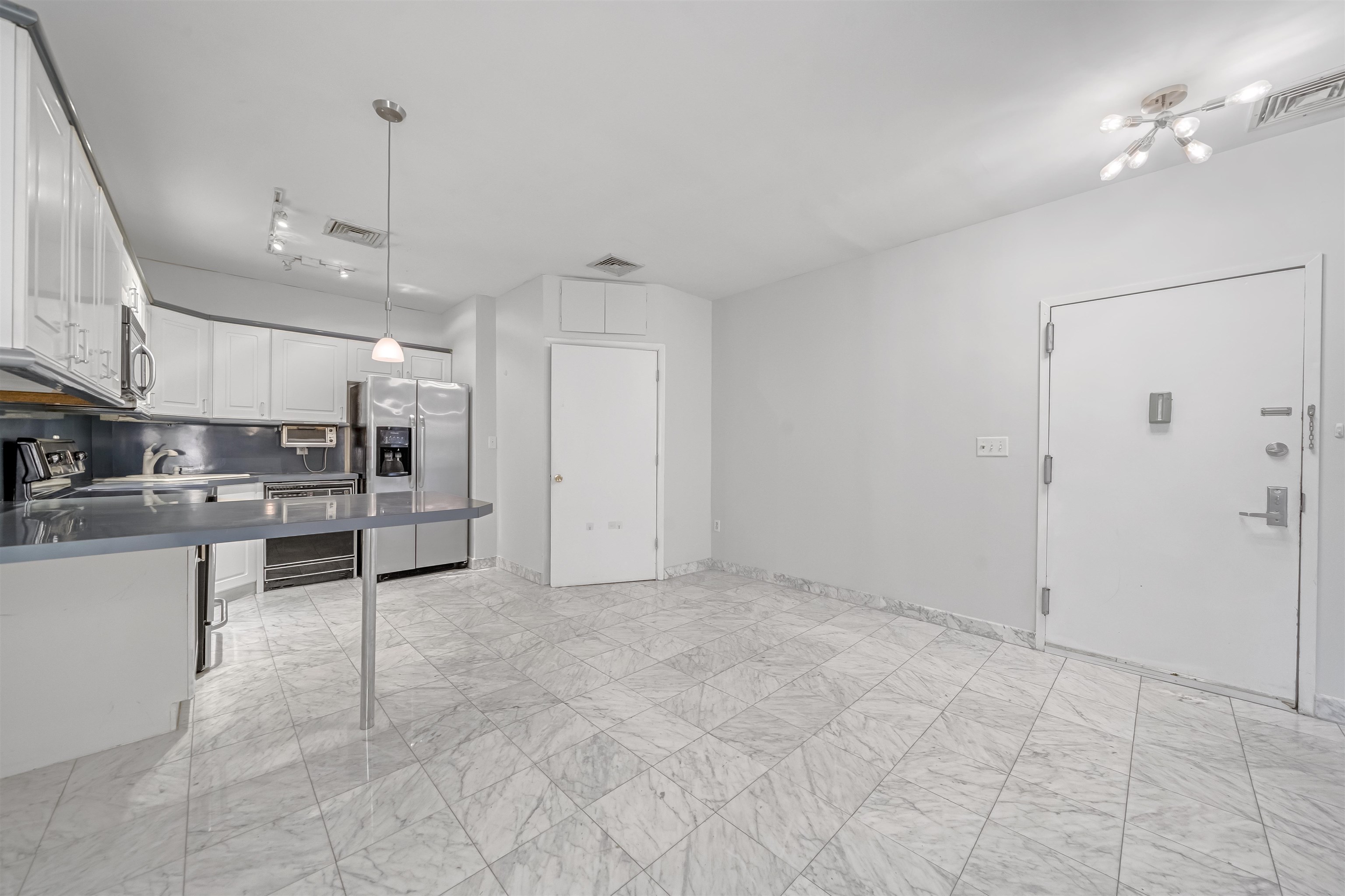75 LIBERTY AVE Unit: E13
