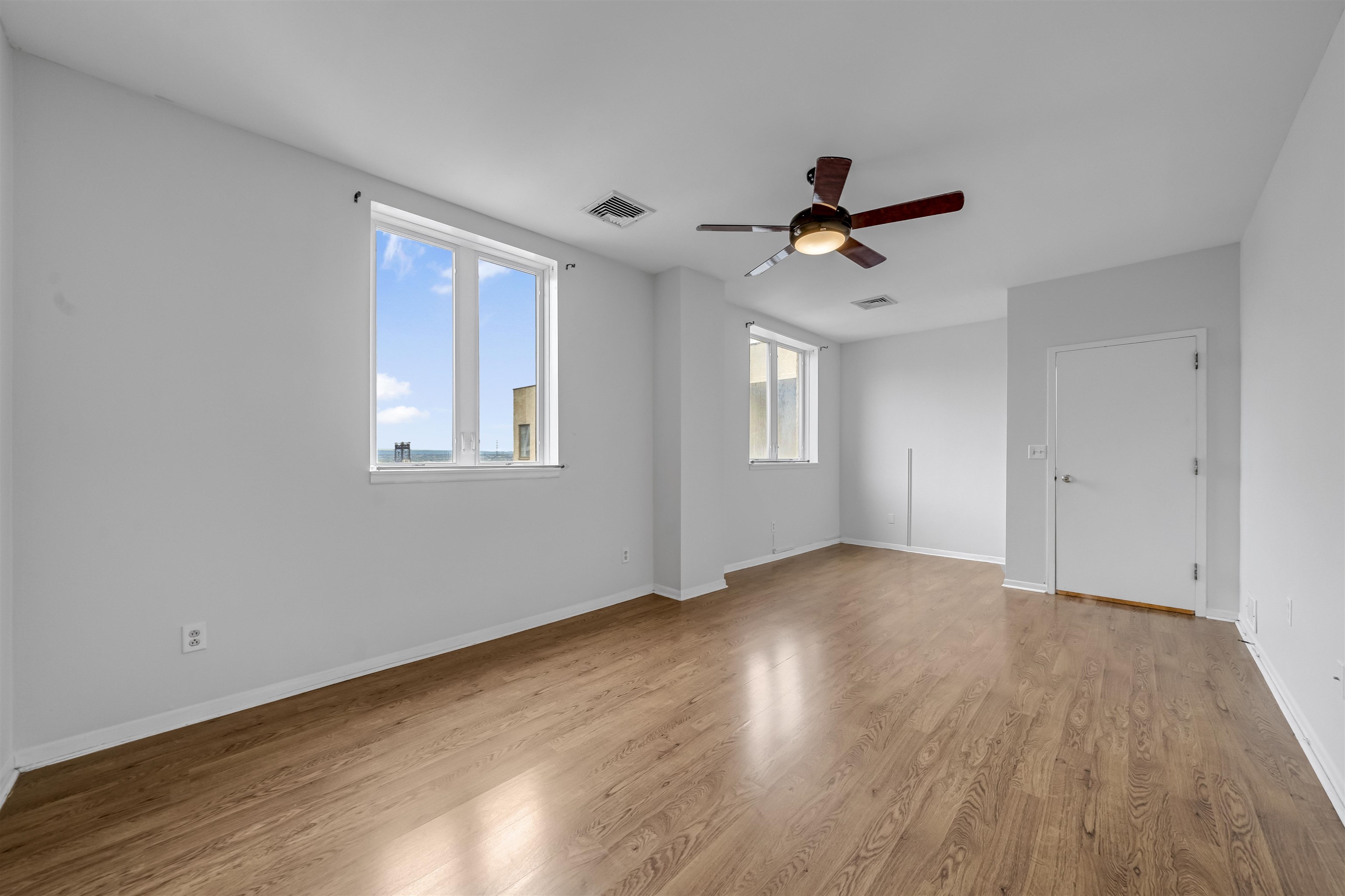75 LIBERTY AVE Unit: E13