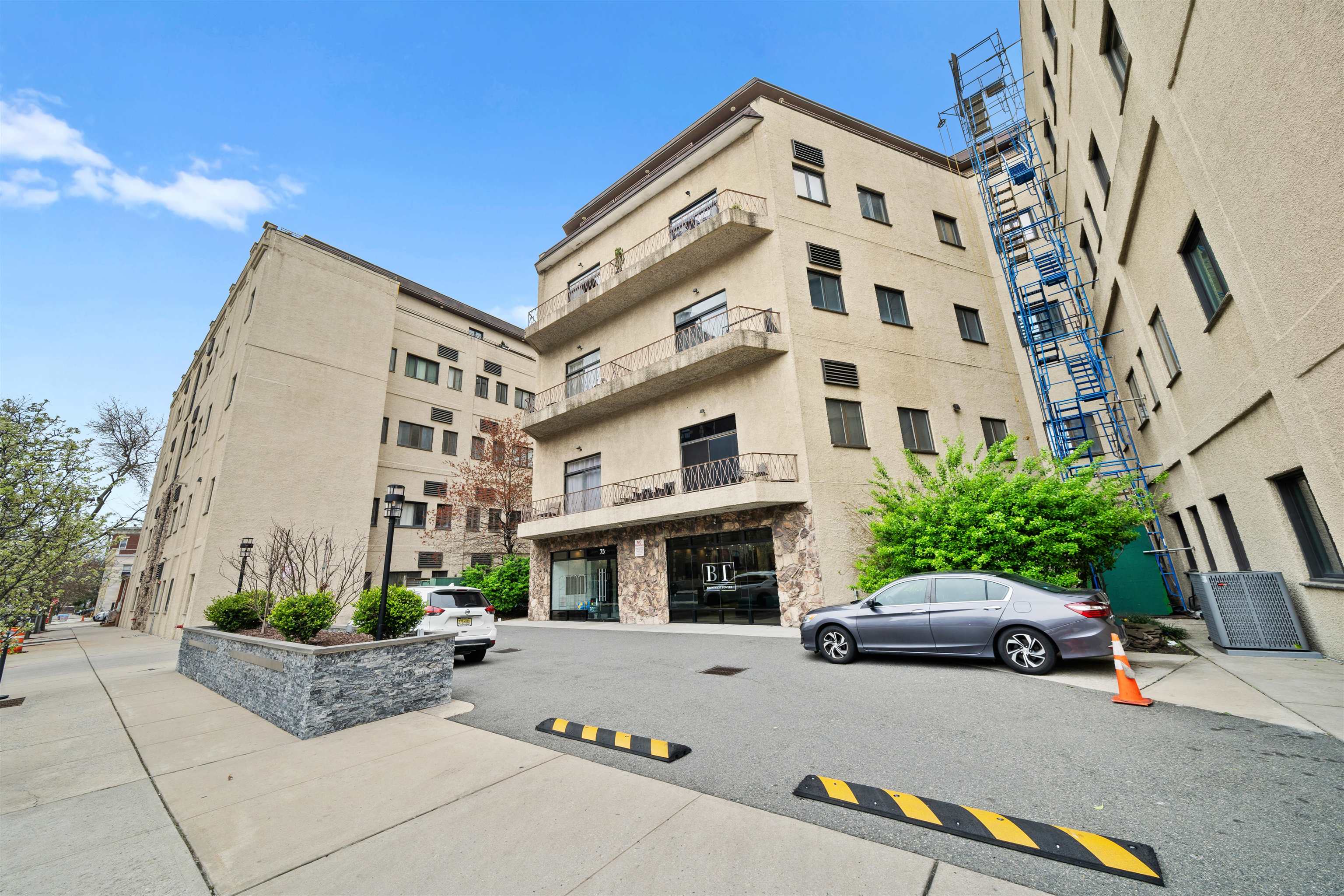 75 LIBERTY AVE Unit: E13