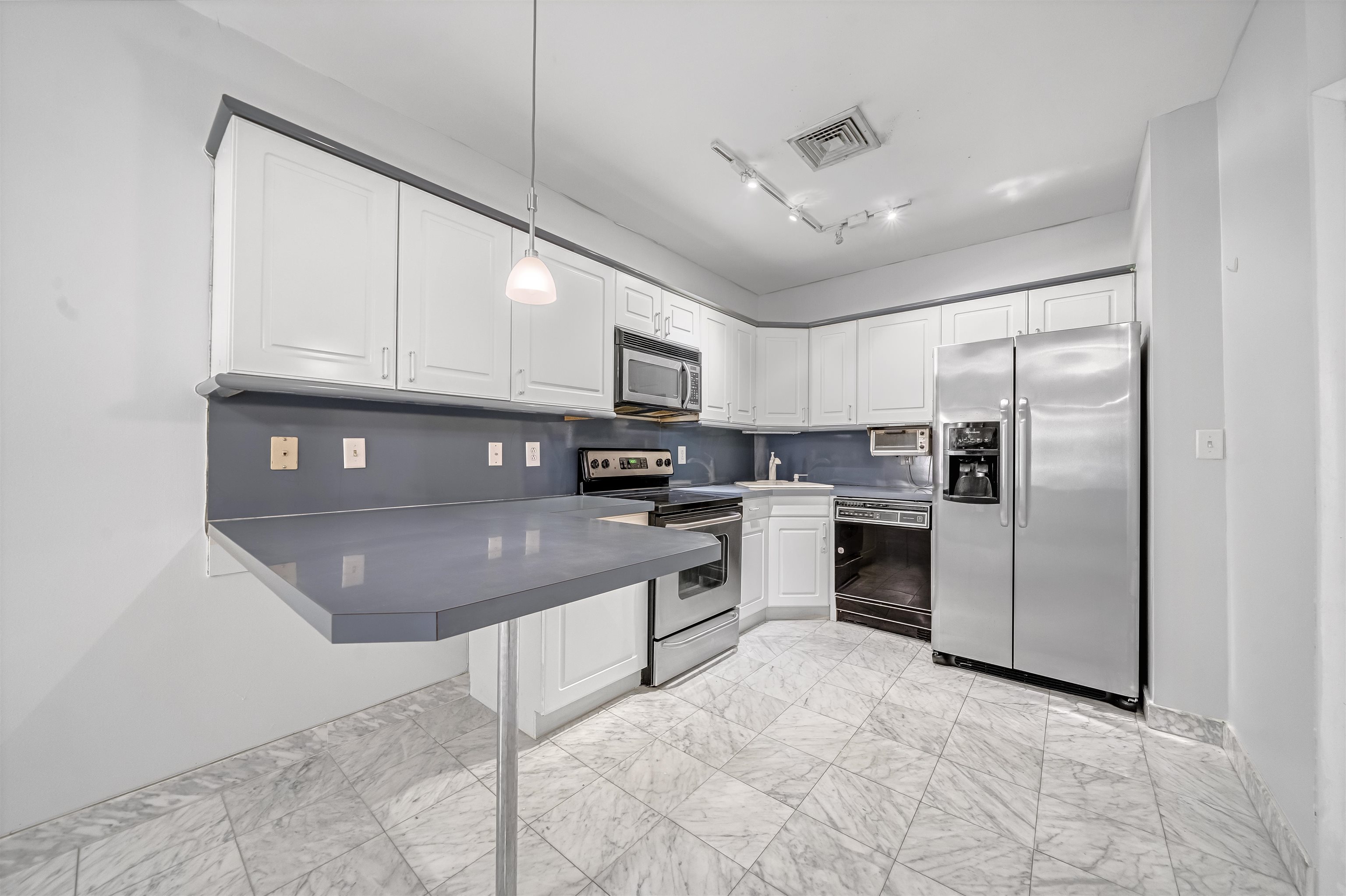 75 LIBERTY AVE Unit: E13