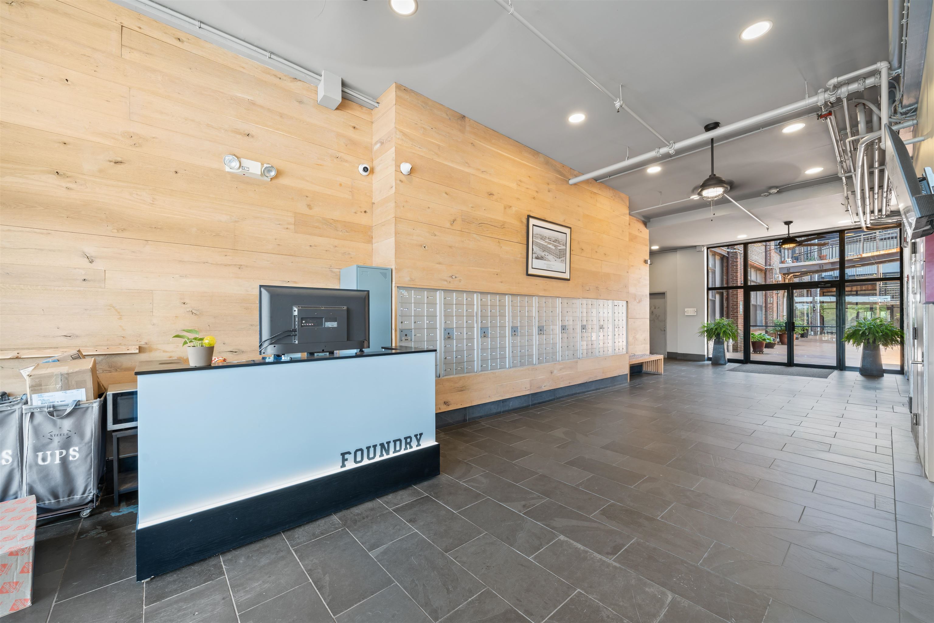 300 COMMUNIPAW AVE Unit: 122