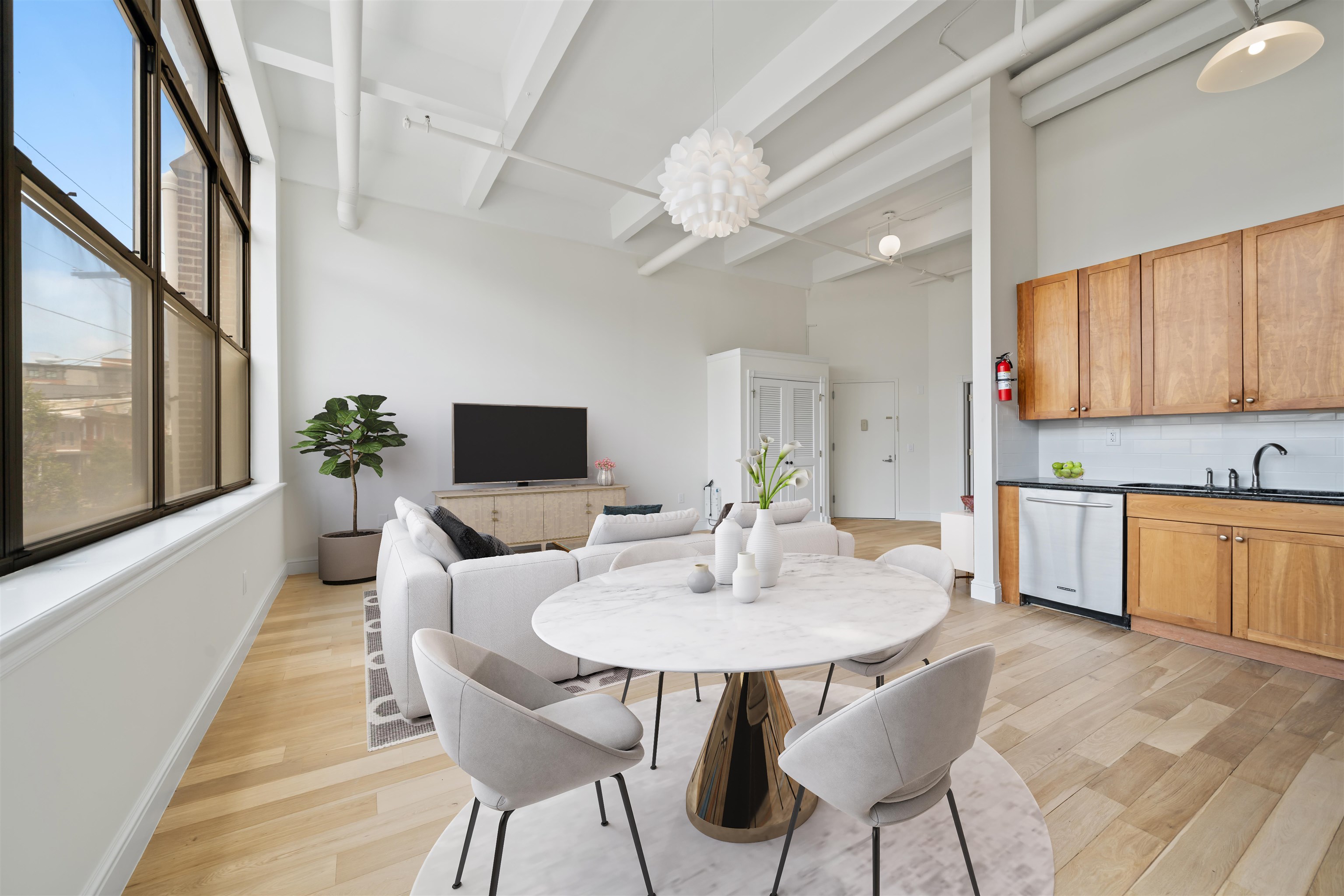 300 COMMUNIPAW AVE Unit: 122