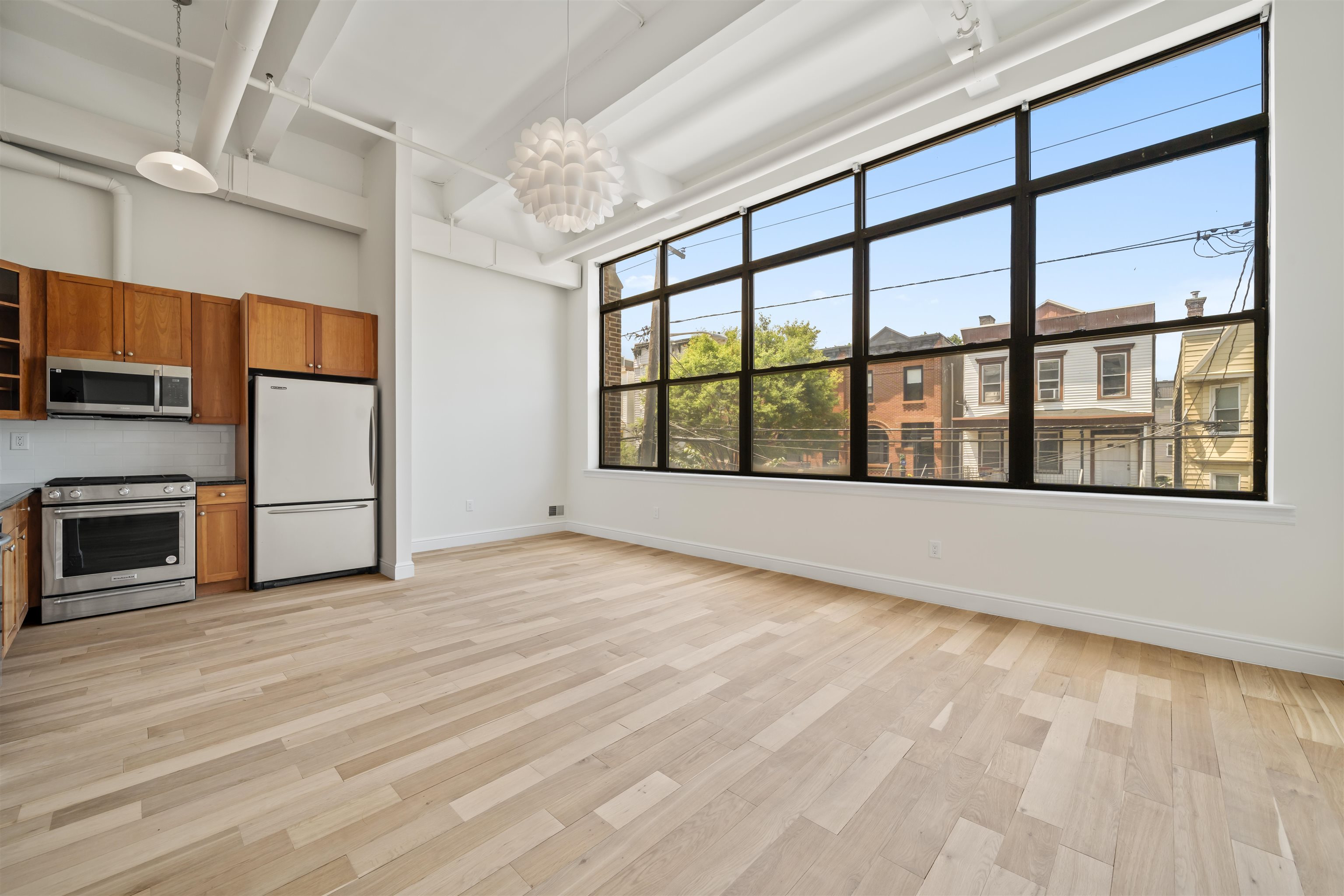 300 COMMUNIPAW AVE Unit: 122