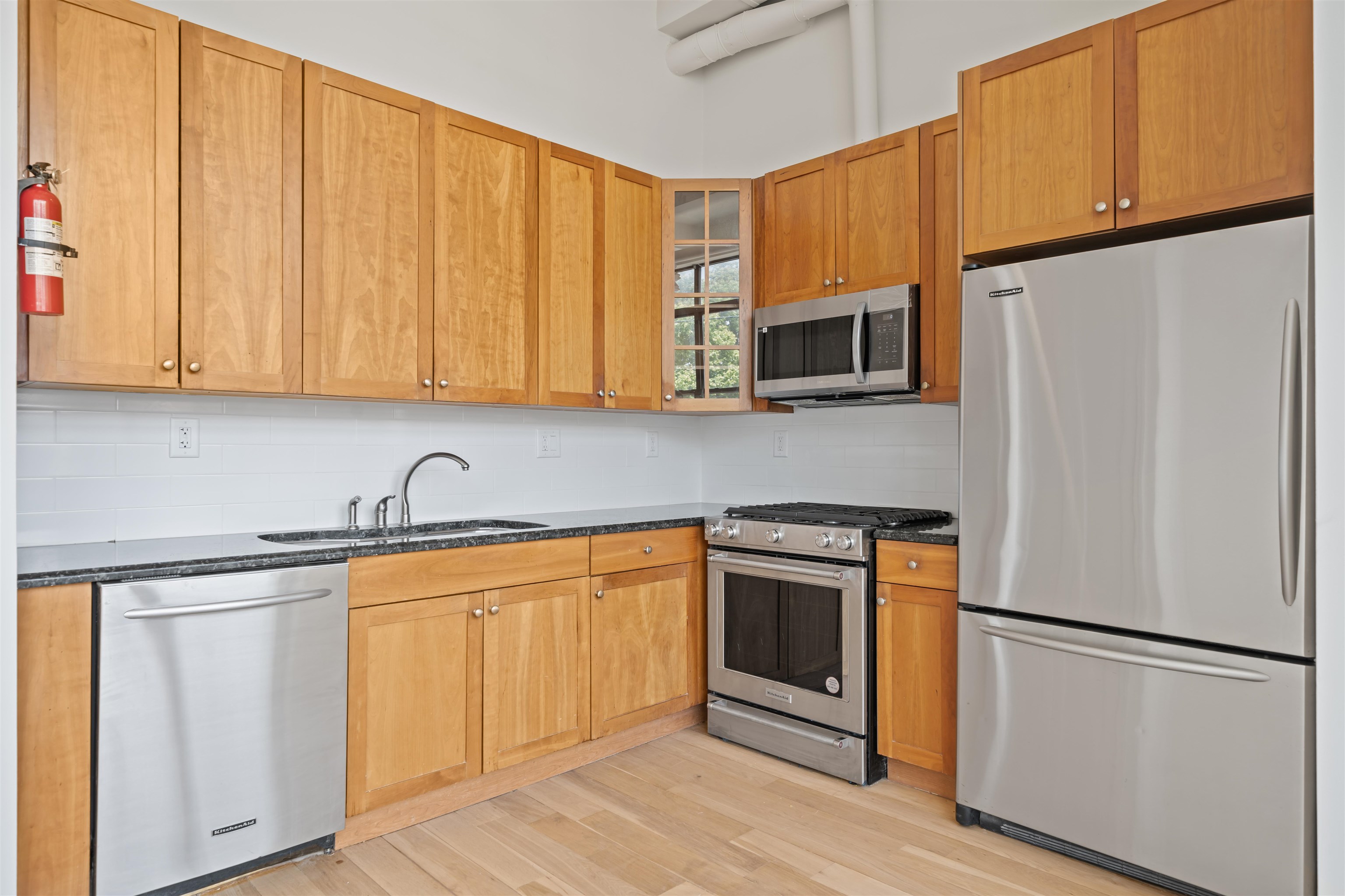 300 COMMUNIPAW AVE Unit: 122