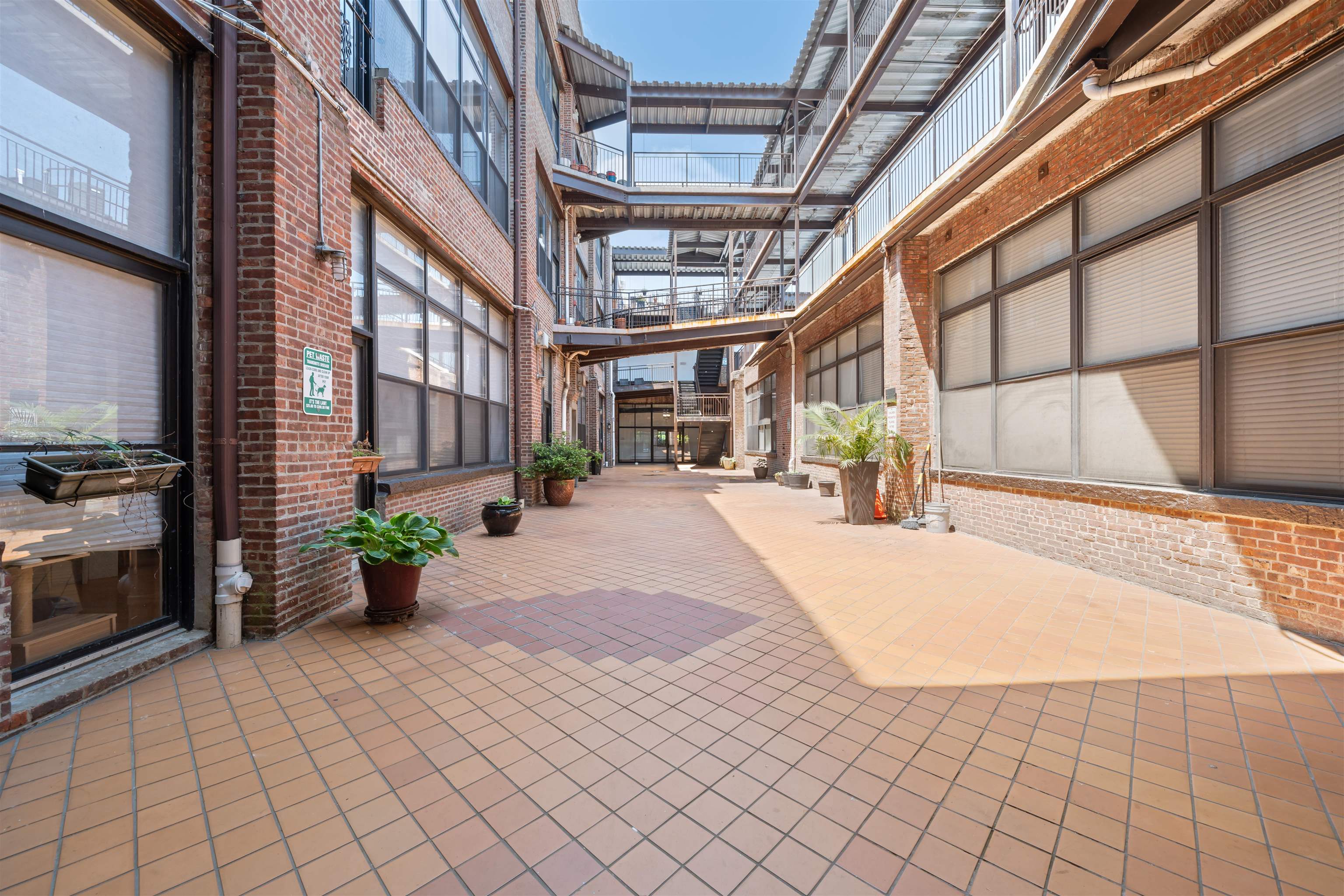 300 COMMUNIPAW AVE Unit: 122