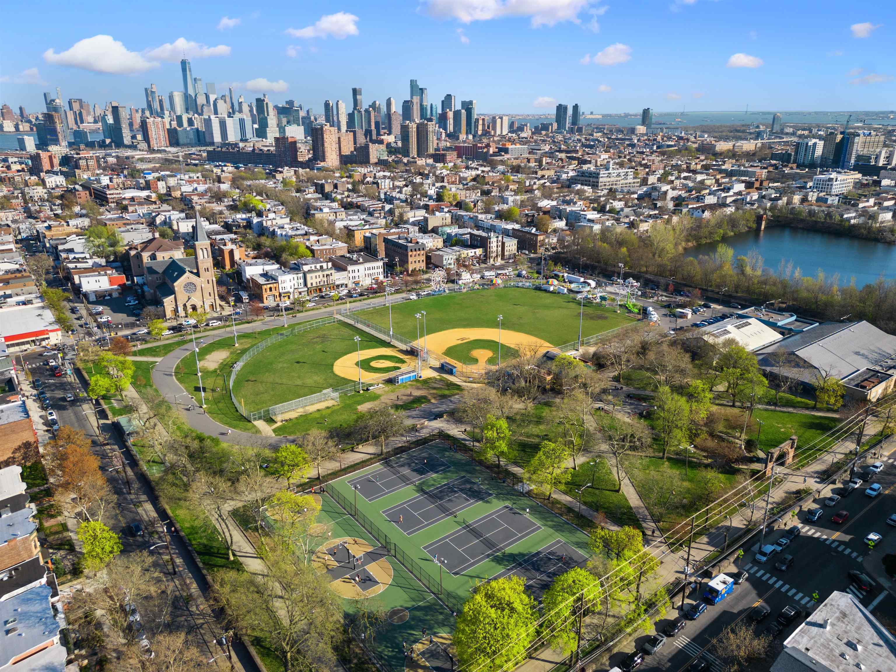 3 MONTROSE AVE Unit: 1