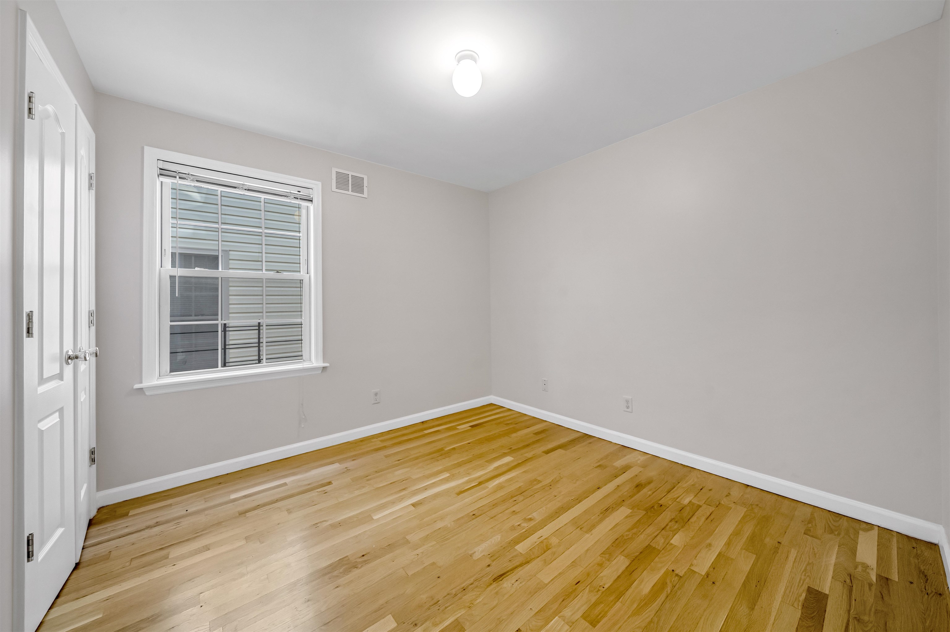 3 MONTROSE AVE Unit: 1