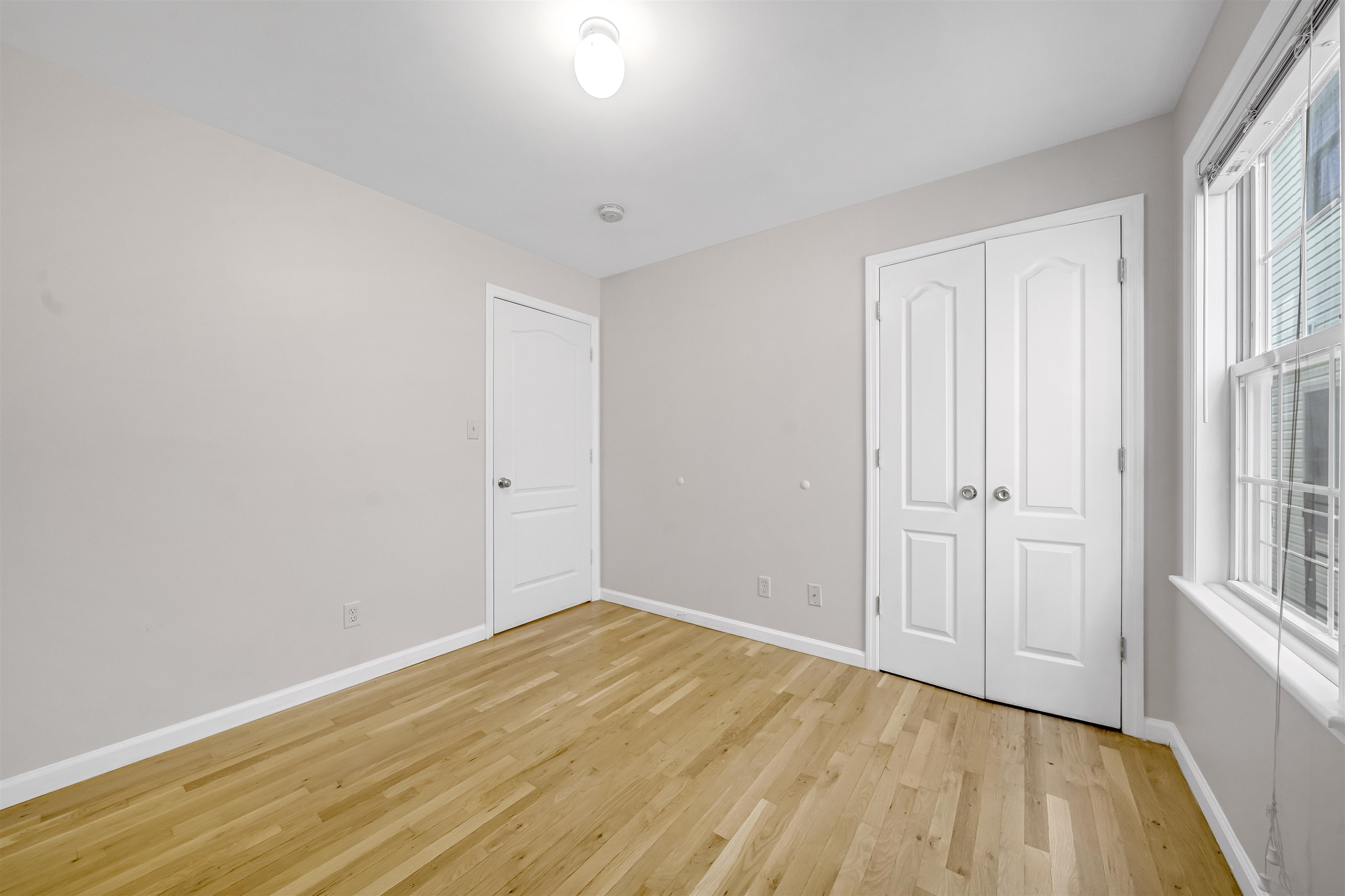 3 MONTROSE AVE Unit: 1