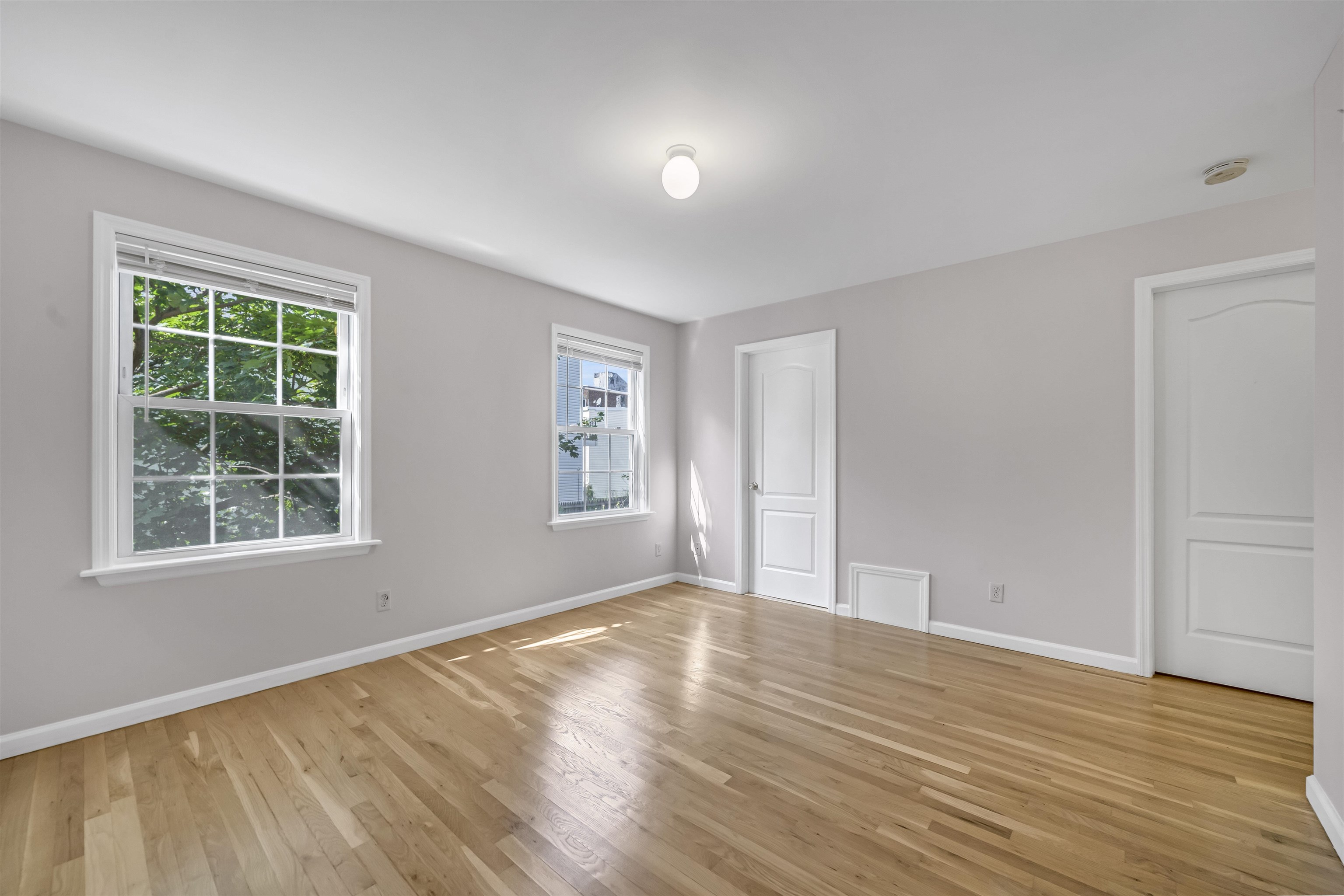 3 MONTROSE AVE Unit: 1