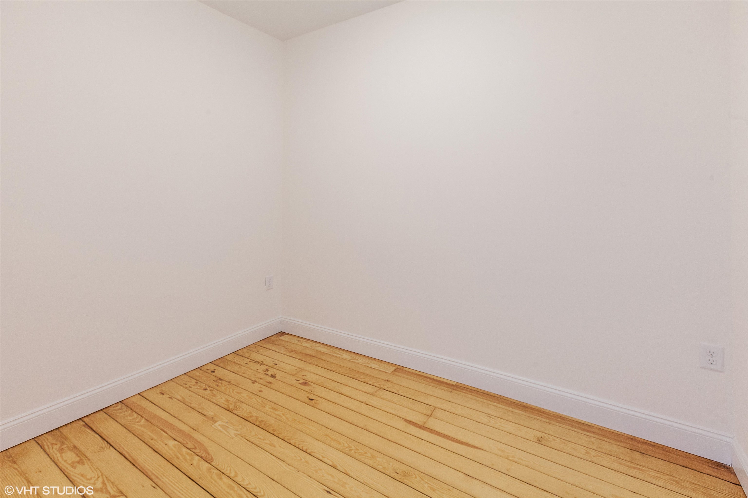 86 NEWMAN AVE Unit: 1