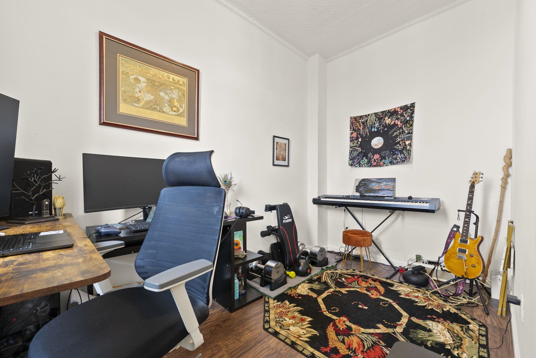 2211 NEW YORK AVE