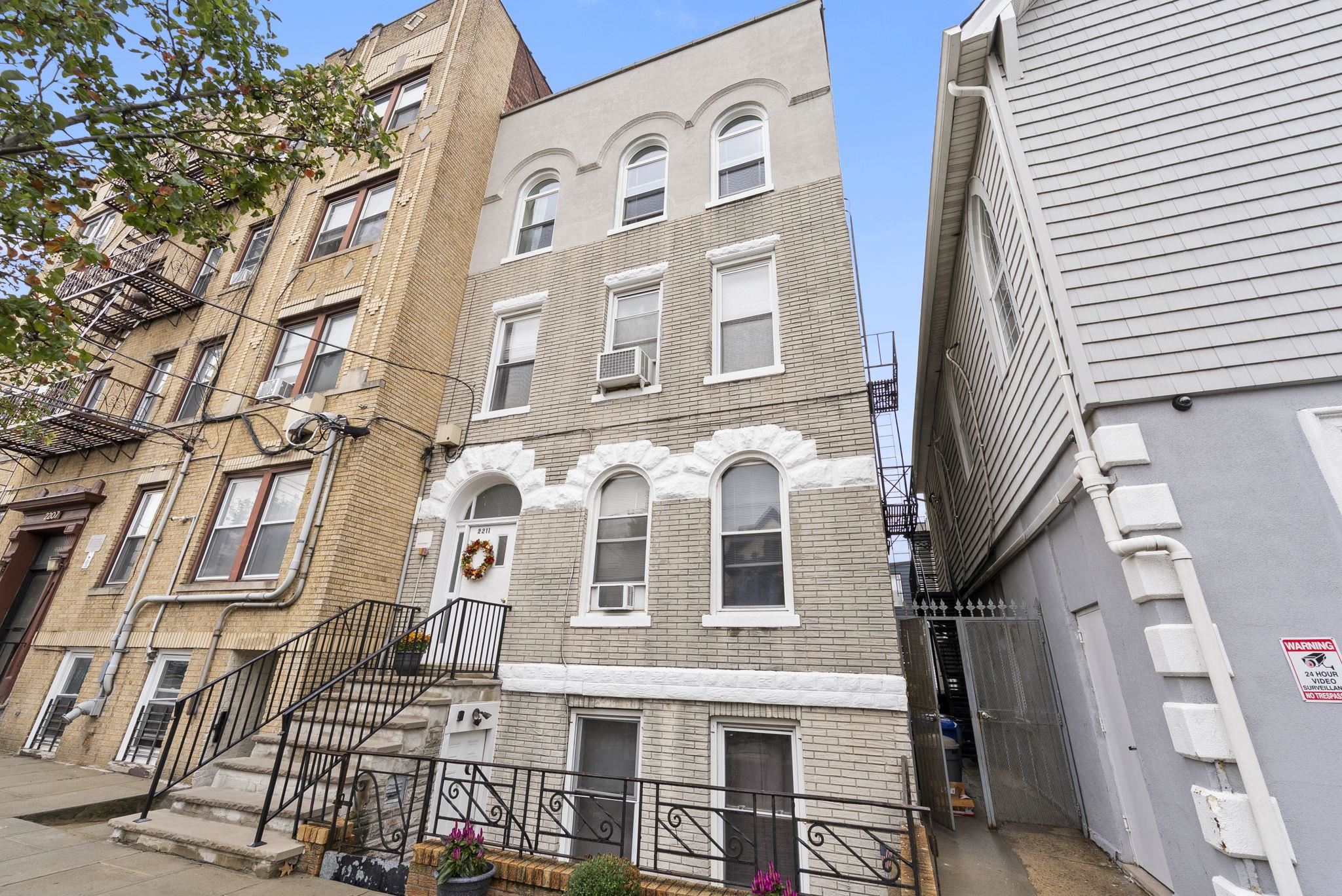 2211 NEW YORK AVE