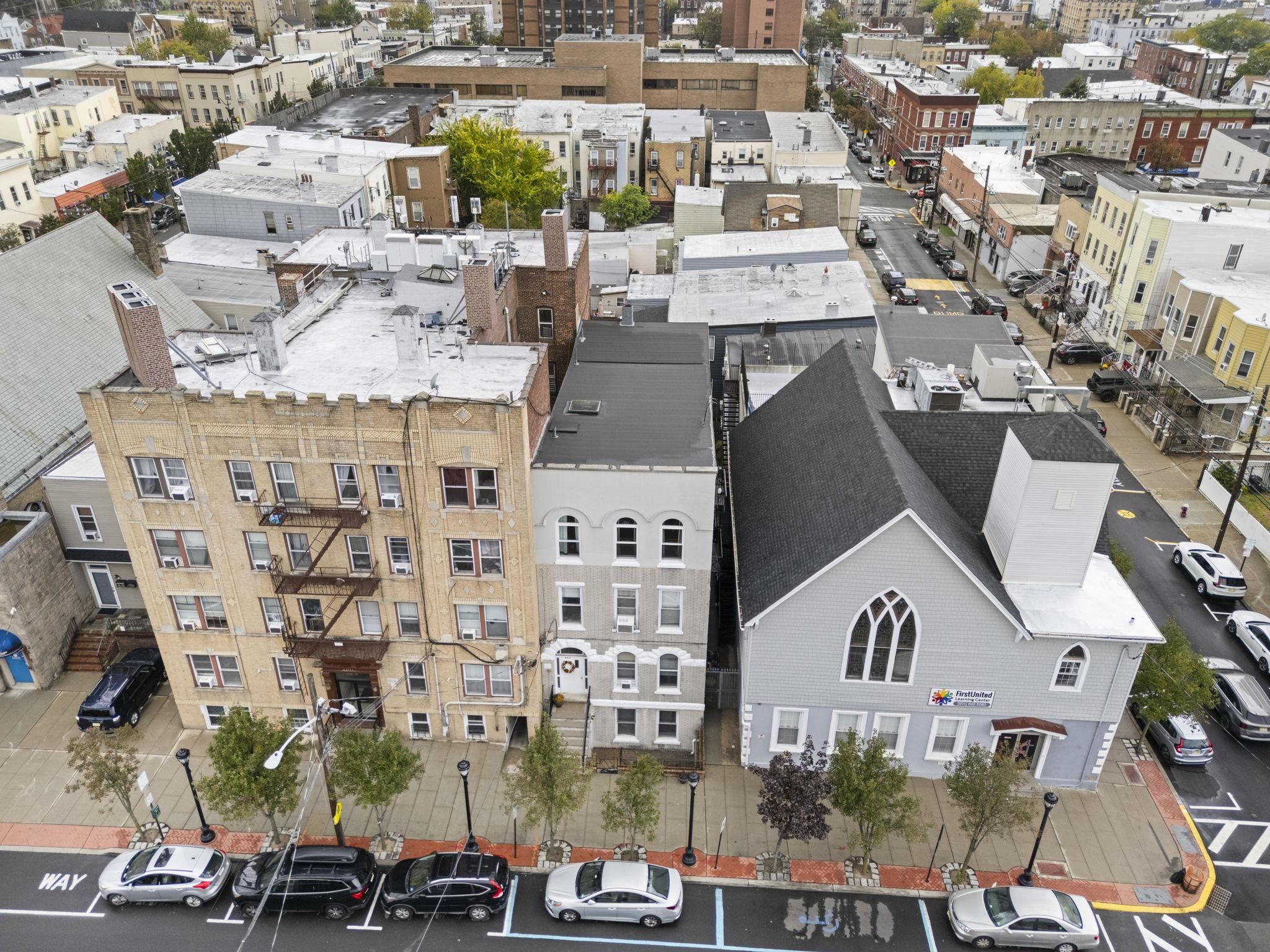 2211 NEW YORK AVE