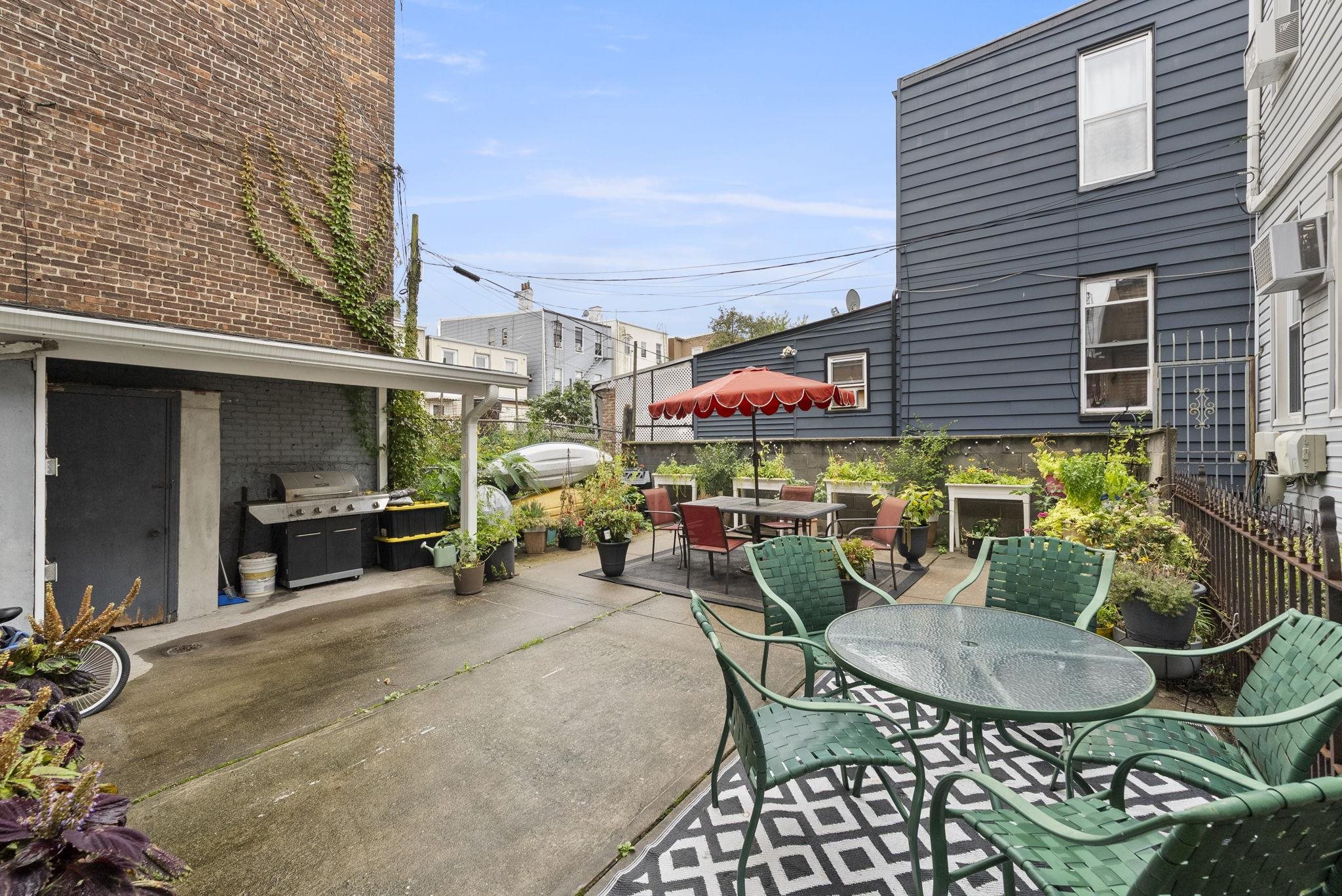 2211 NEW YORK AVE