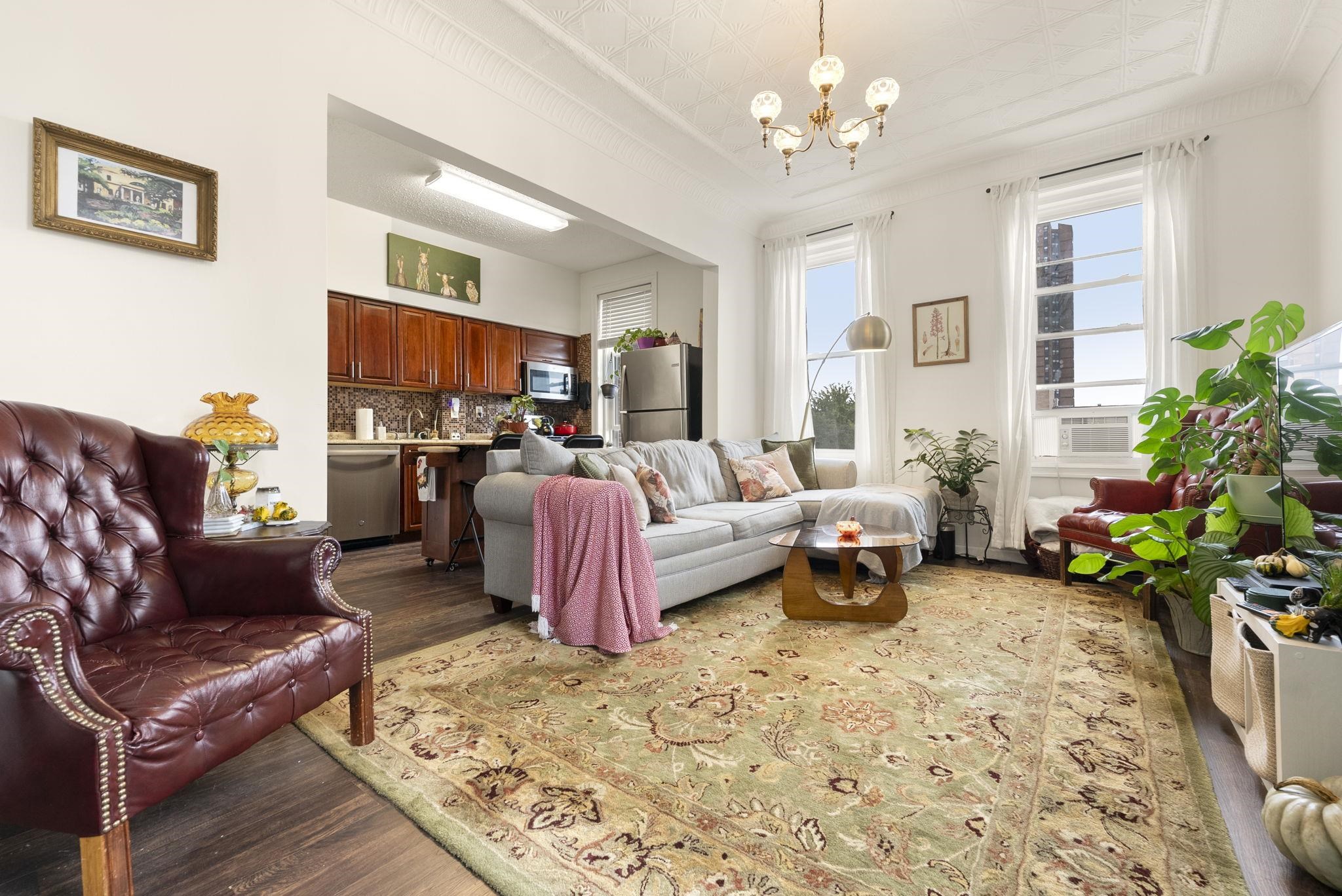 2211 NEW YORK AVE