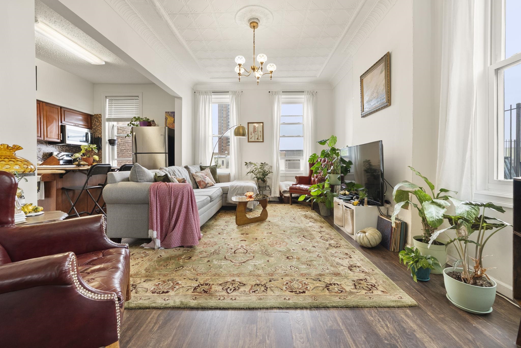 2211 NEW YORK AVE