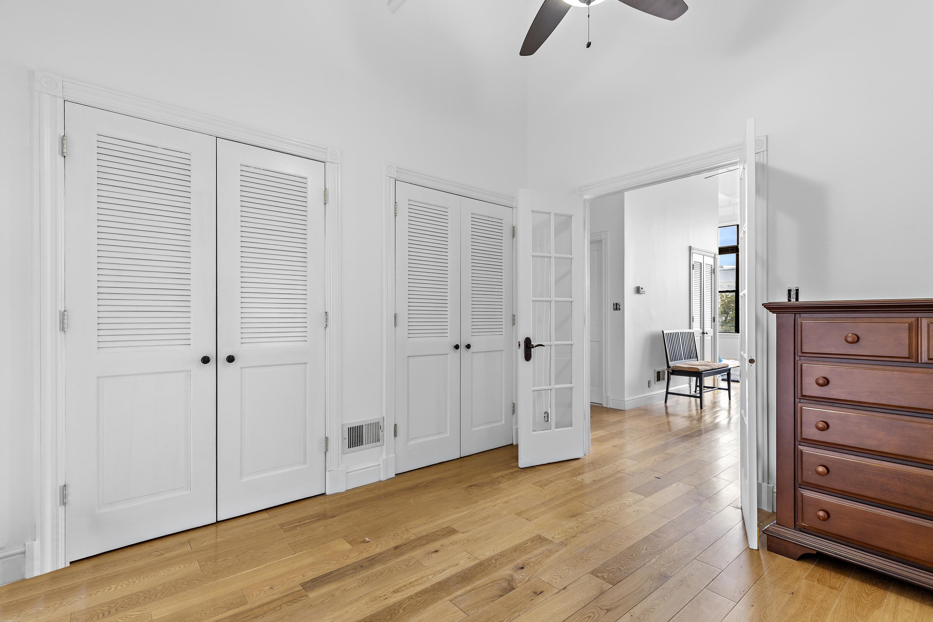 300 COMMUNIPAW AVE Unit: 203