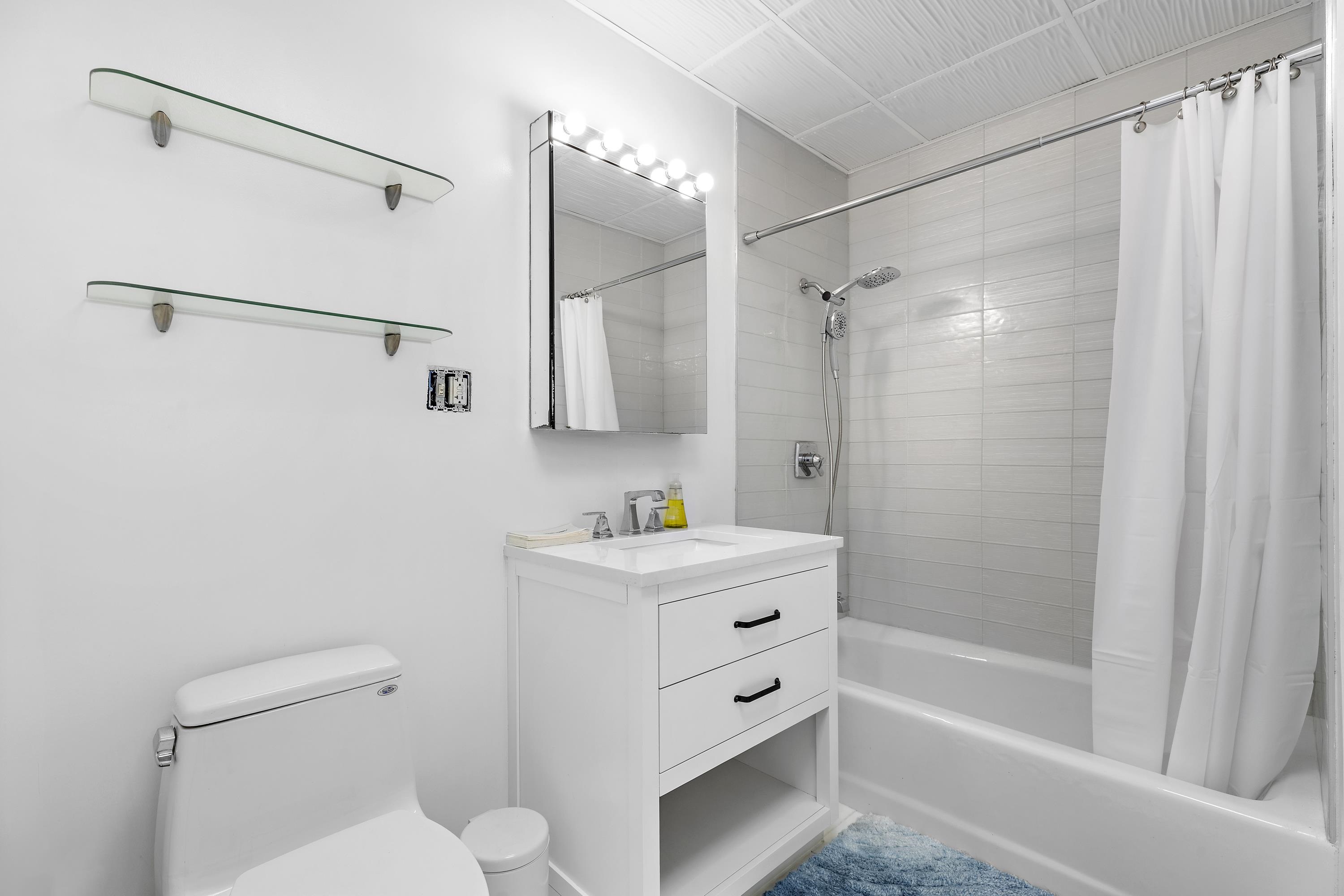 300 COMMUNIPAW AVE Unit: 203